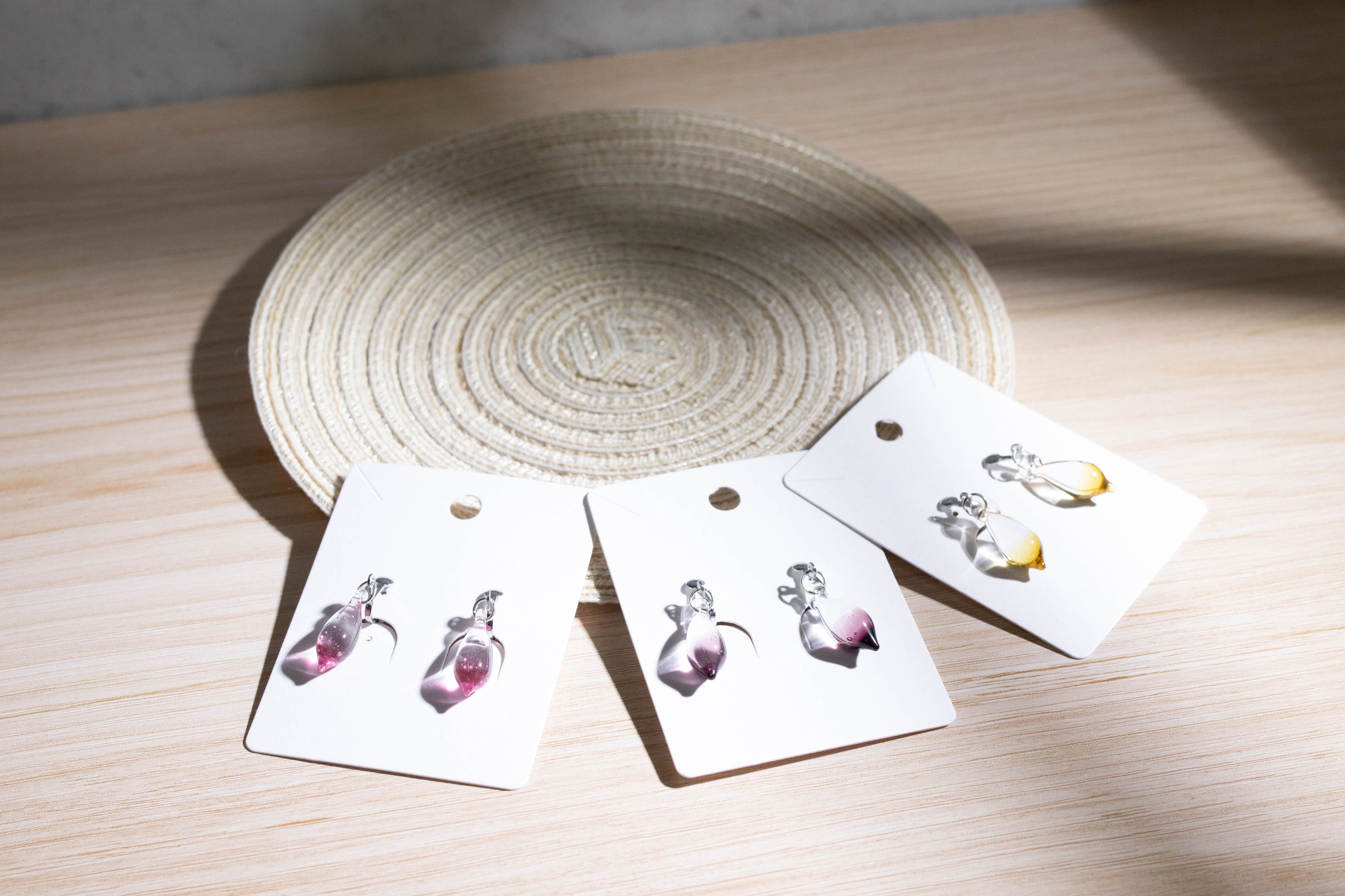 琉璃尖水滴耳夾