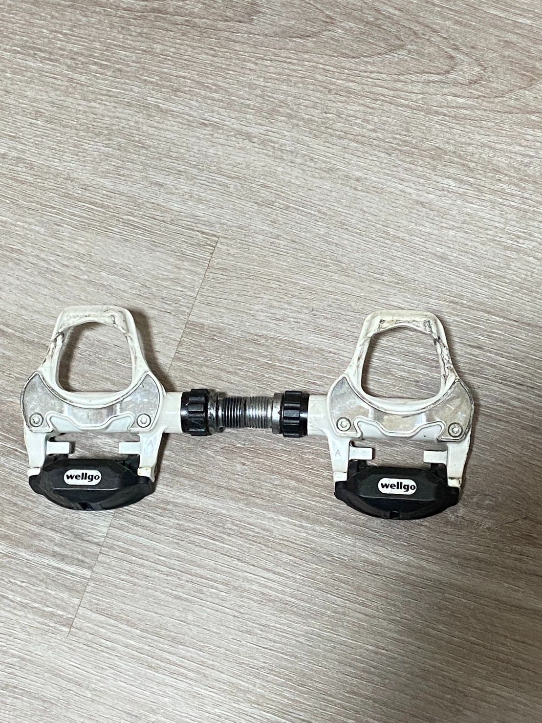 Wellgo R251白色卡踏