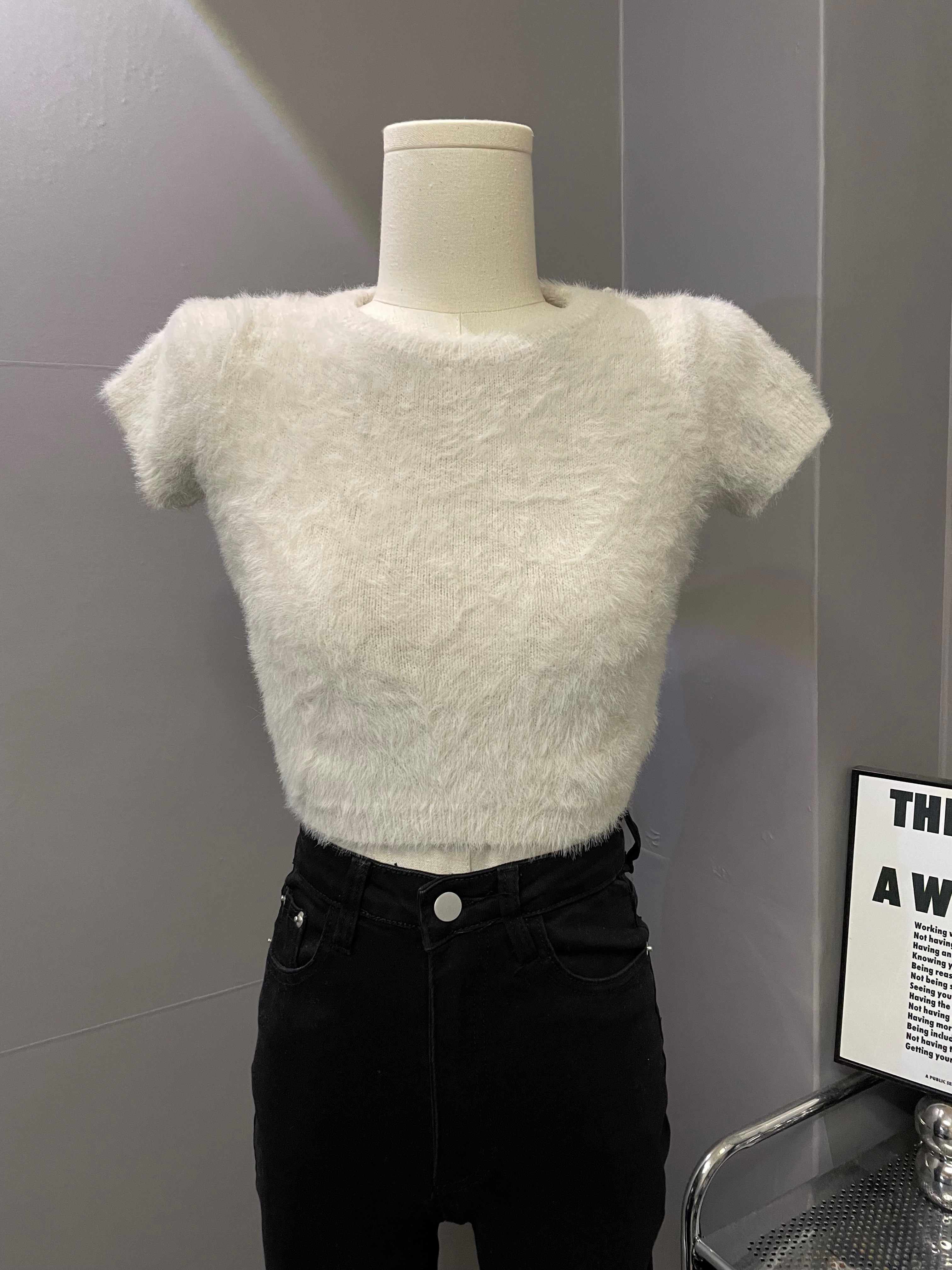 毛絨絨短版上衣