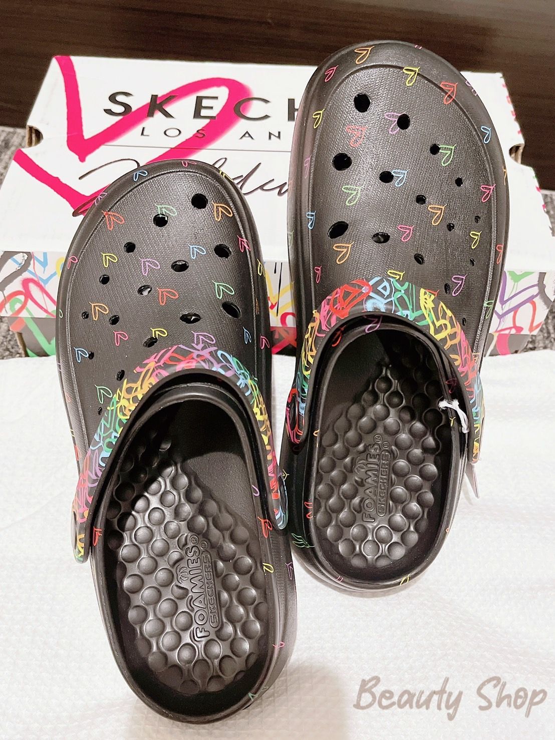 SKECHERS愛心聯名款半拖