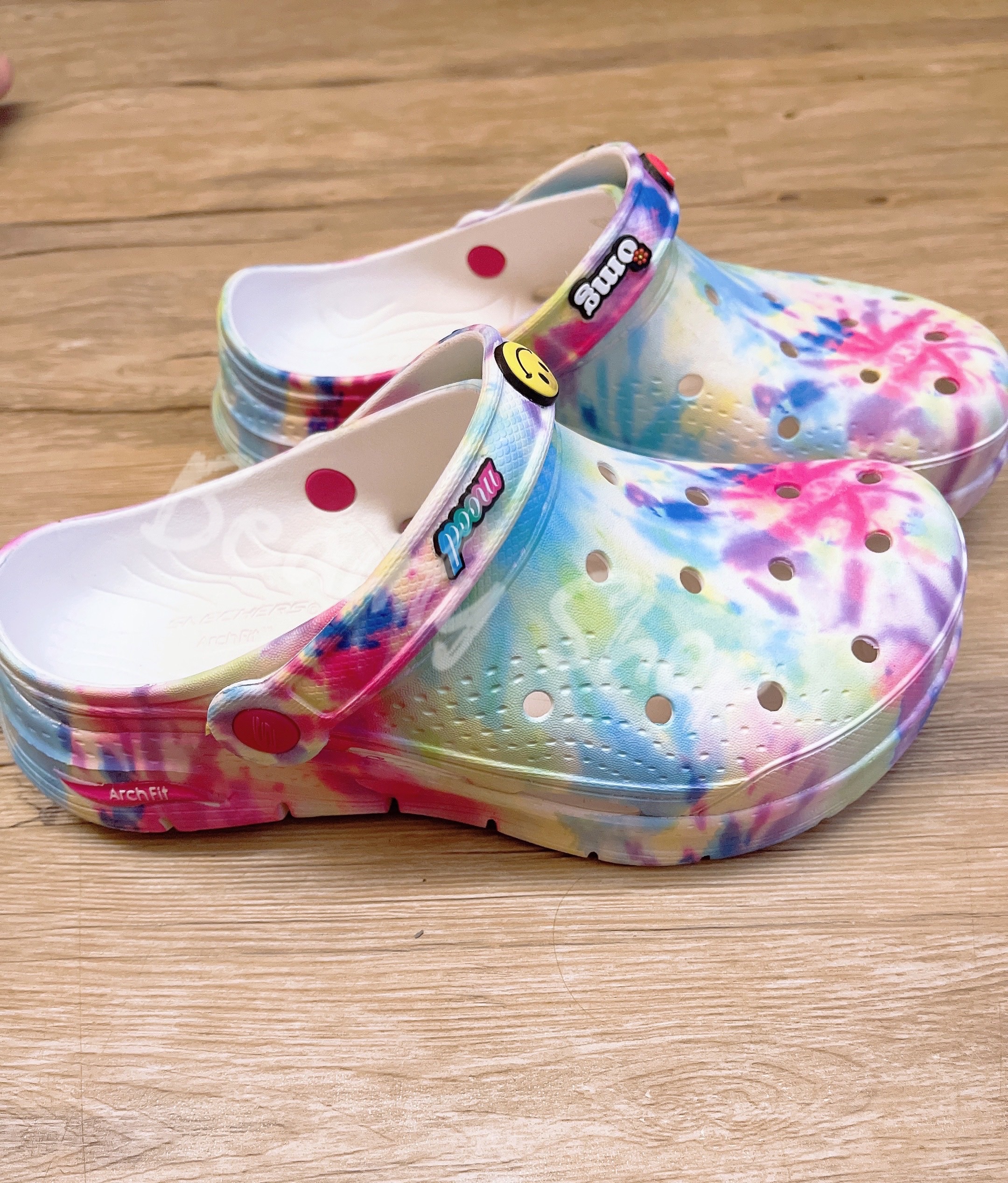 ［國外限量代購］Skechers 渲染彩虹厚底半拖US7（含運到手價）