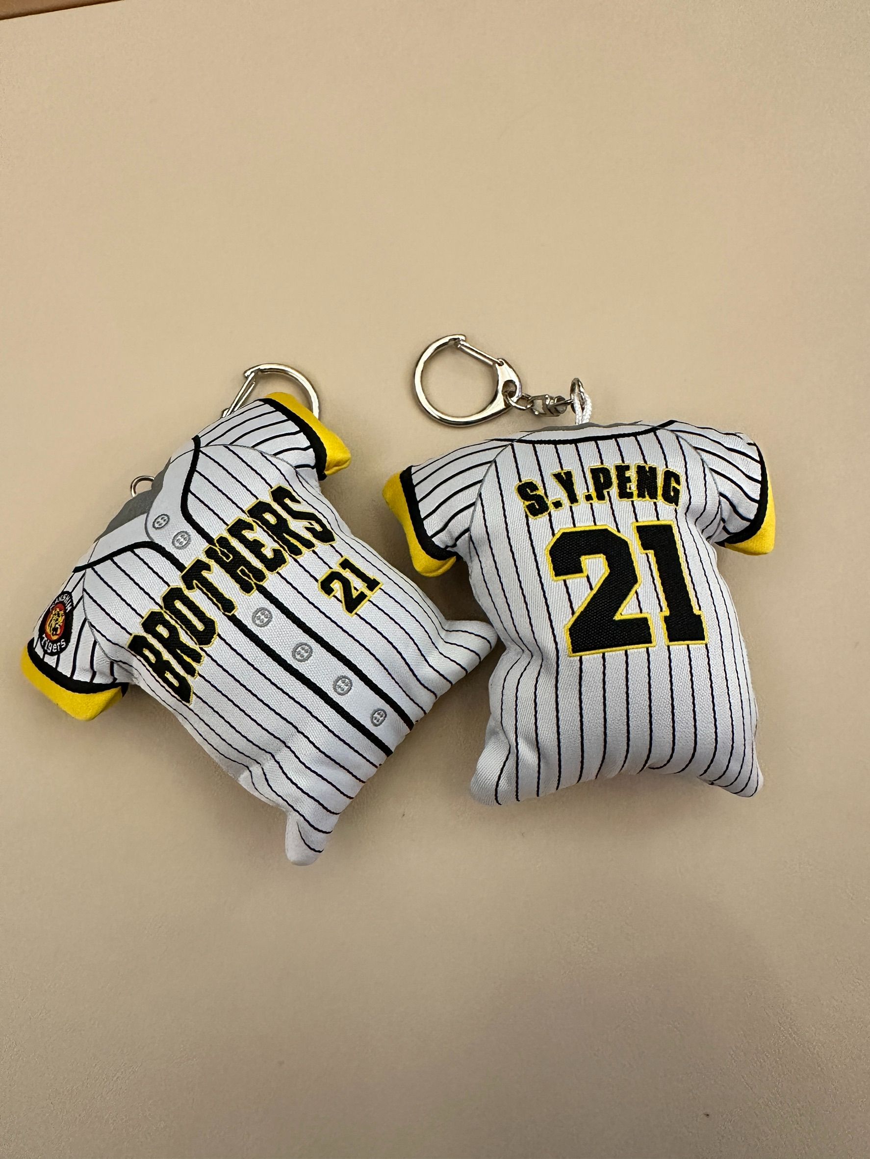 阪神聯名球衣充棉吊飾扭蛋