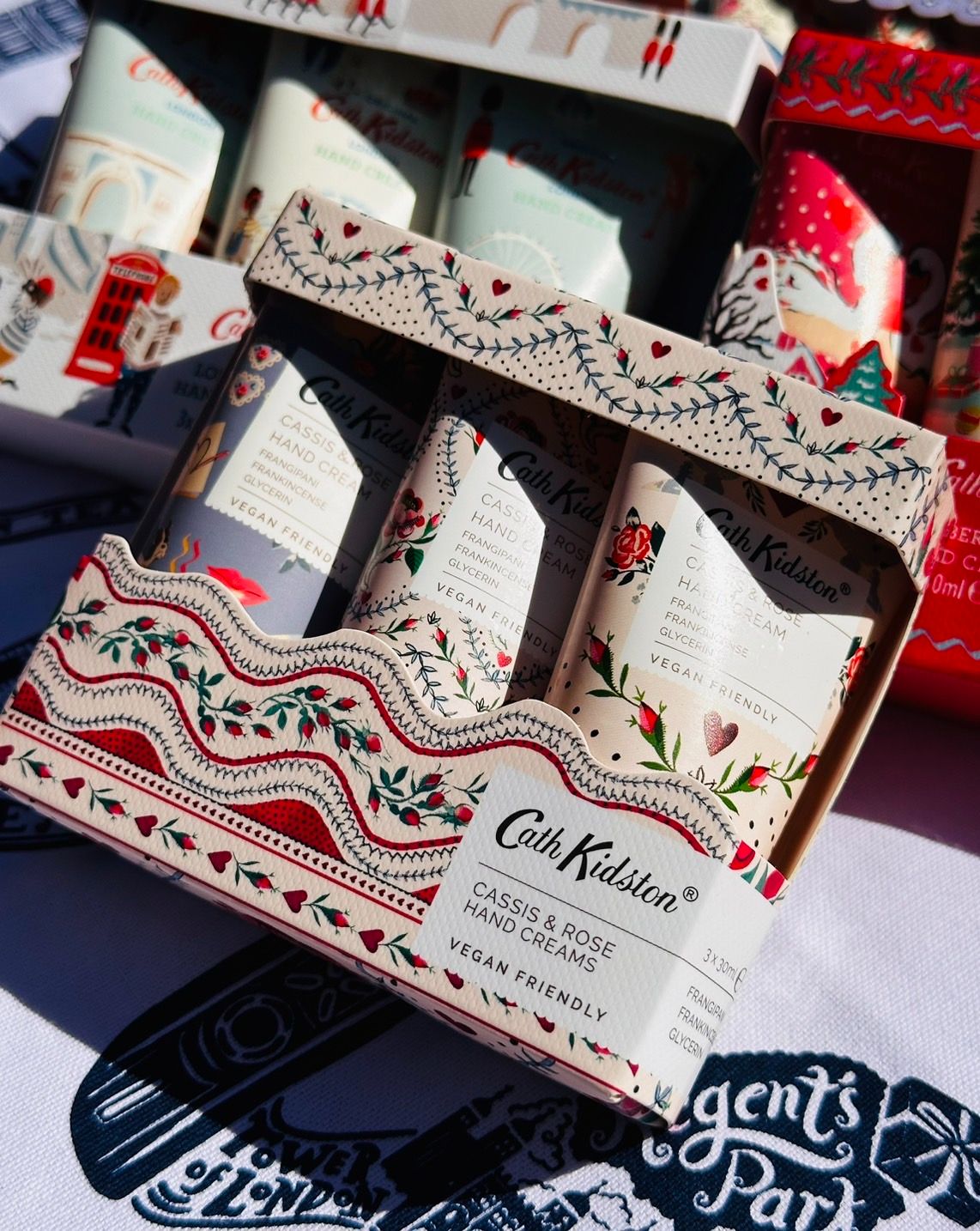 （點擊圖片有商品描述） Cath kidston 護手霜----白色玫瑰款