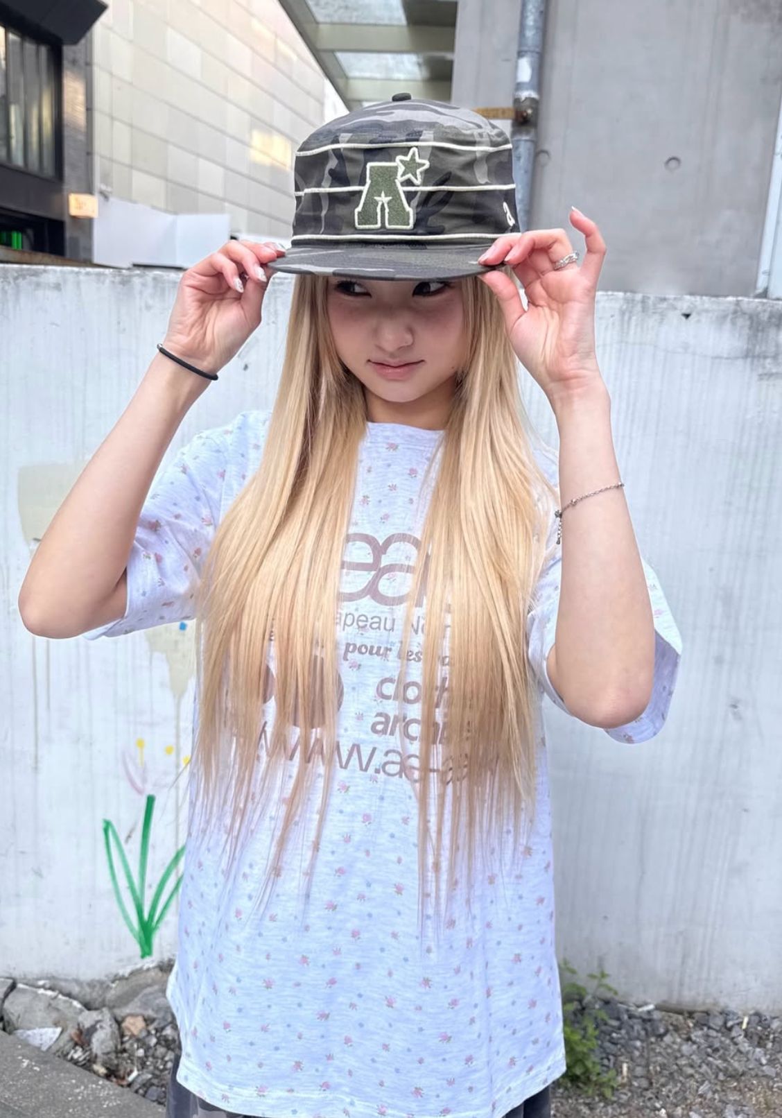 aeae 碎花短袖 WEB LOGO FLOWER T-SHIRTS