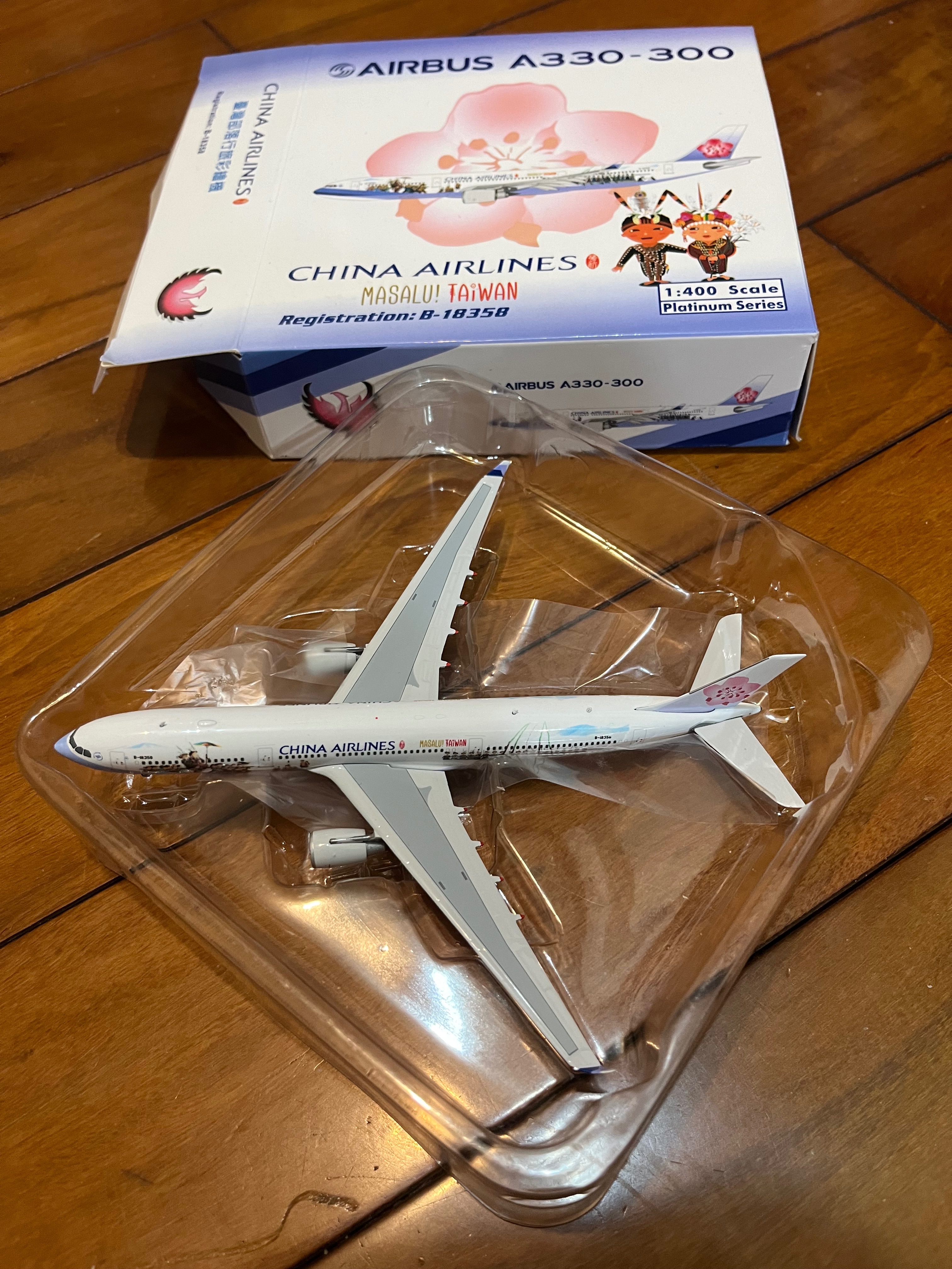 19. 1/400 中華航空 China Airlines A330-300 B-18358 ＜原住民＞