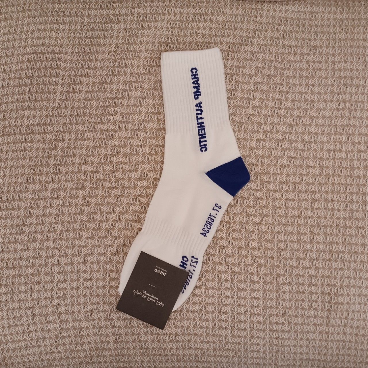 男款藍字英文襪