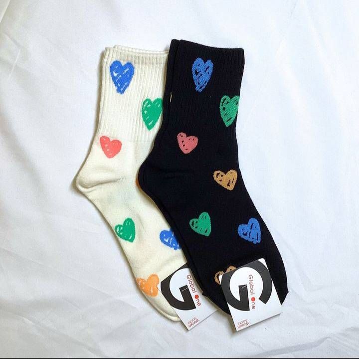 手繪滿版愛心中筒襪