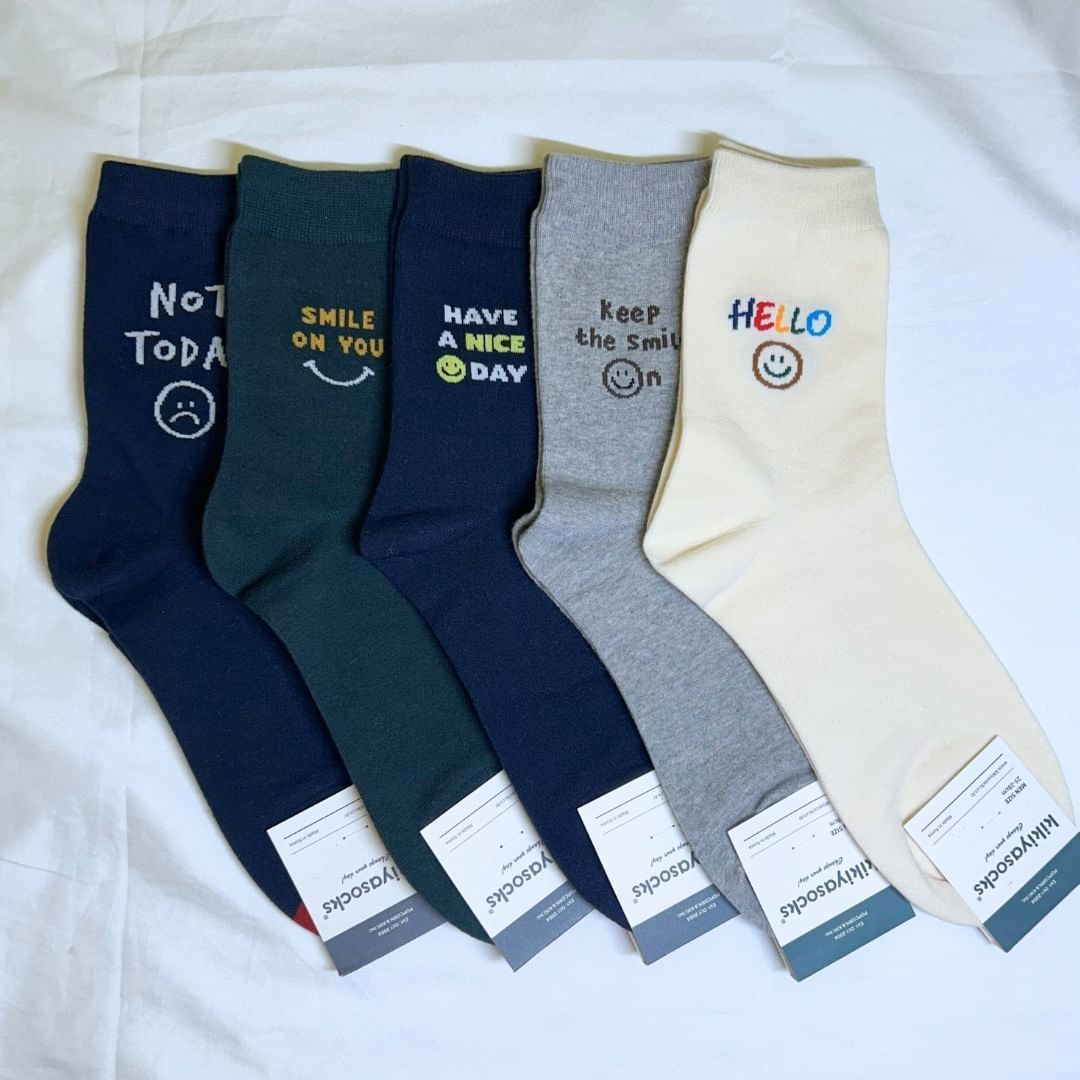 表情字母中筒襪