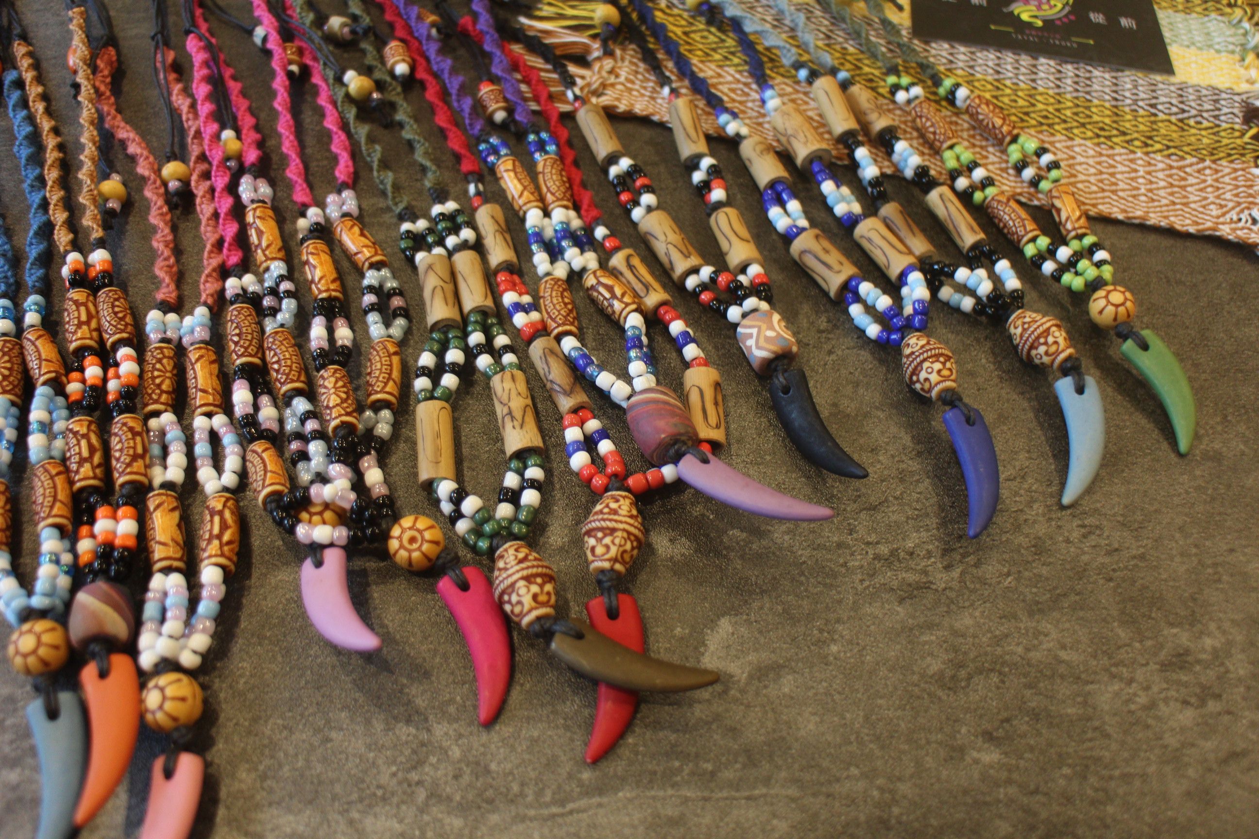 （仿）豬牙串珠項鍊