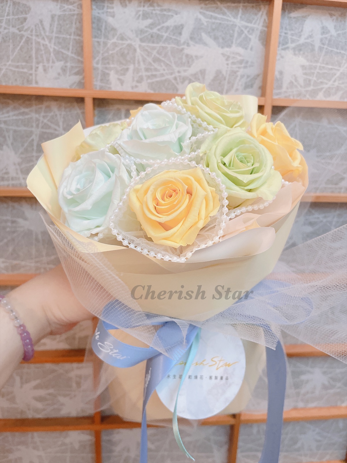 黃藍綠色系9朵永生玫瑰花束/有贈品