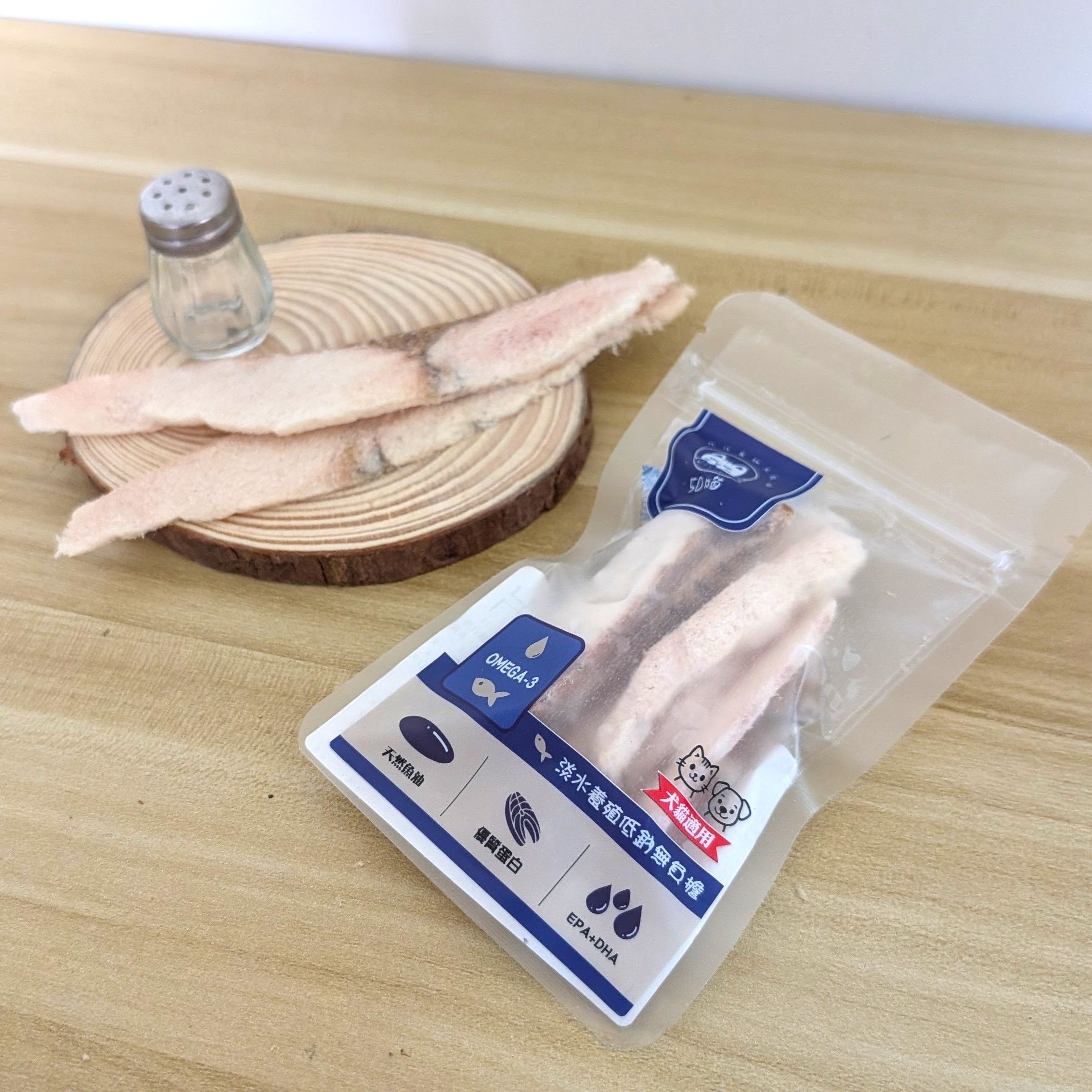 凍乾鯛魚片（去皮）6克隨手包，現撈現切現凍乾，無其他加工