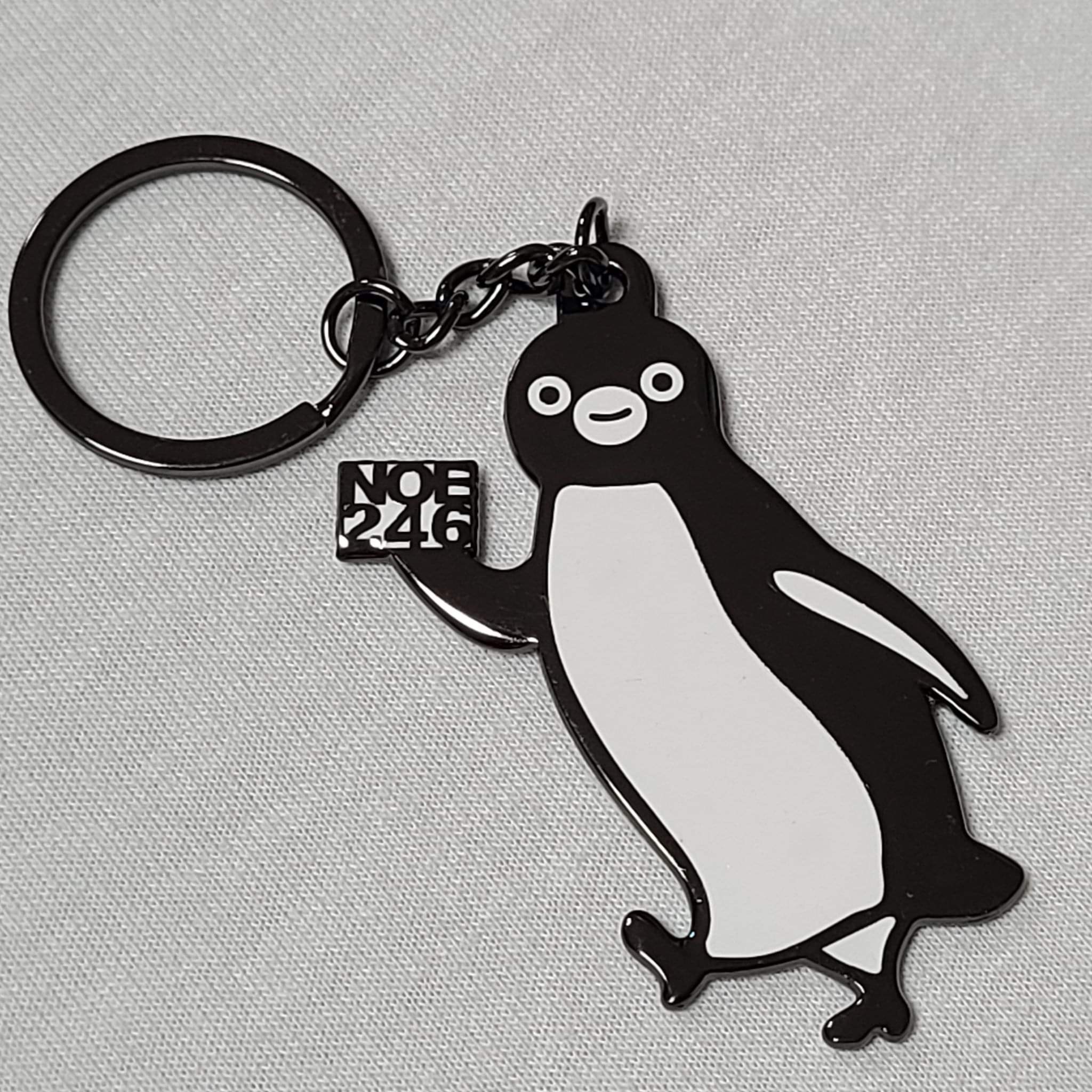 NOE246 Penguin Metal key chain