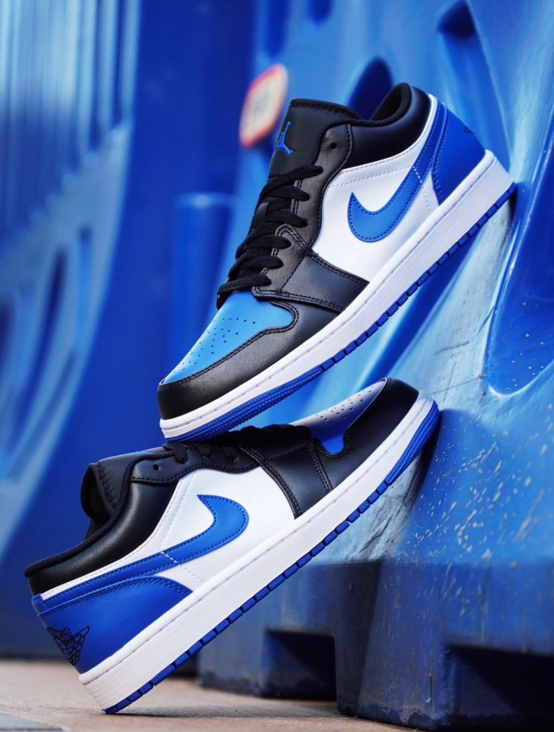 AJ1 low ‘’Royal Toe’’黑藍