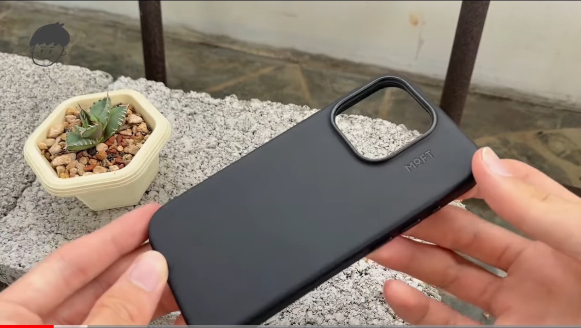 MOFT iPhone 15 Pro 皮革磁力保護殼（沒有提供盒子）