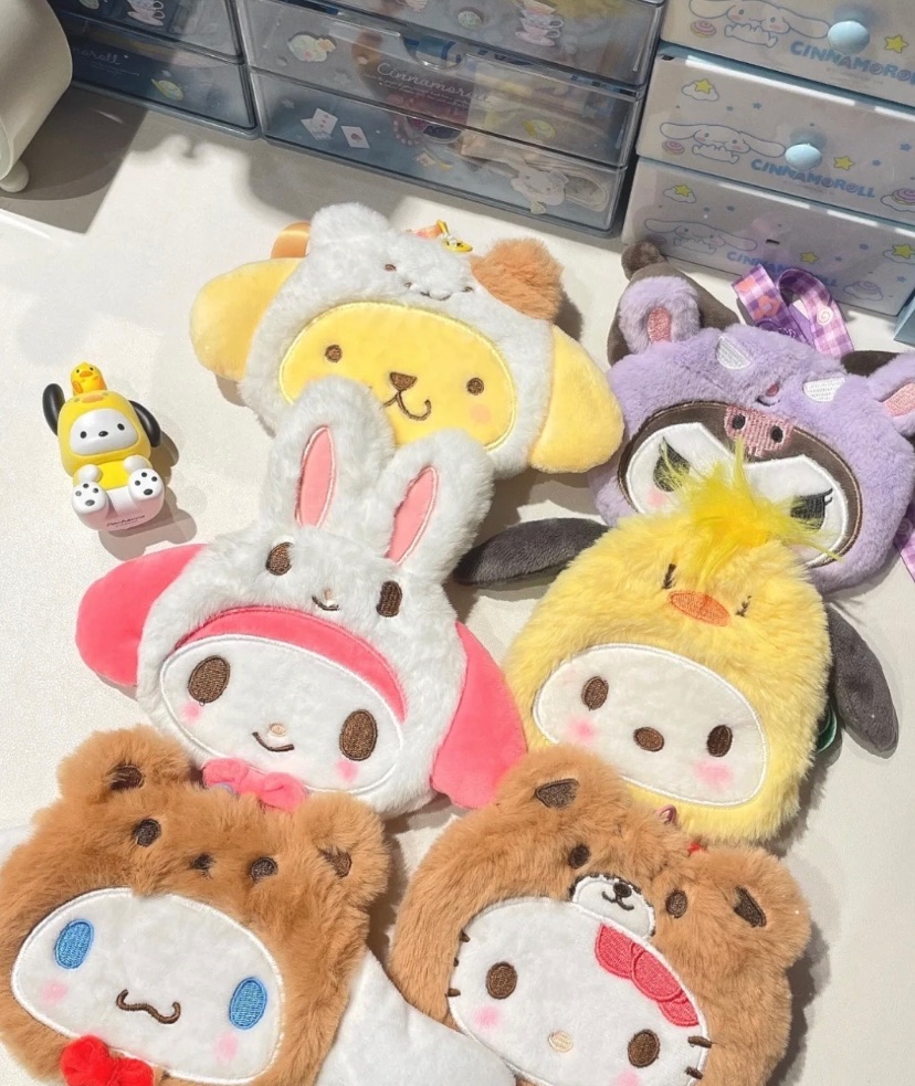 （台灣現貨❤24H內秒發）┃正版三麗鷗掛脖毛絨卡套零錢包