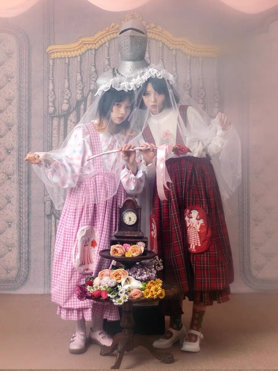 Meugler 刺繡廓形花苞背帶連衣裙