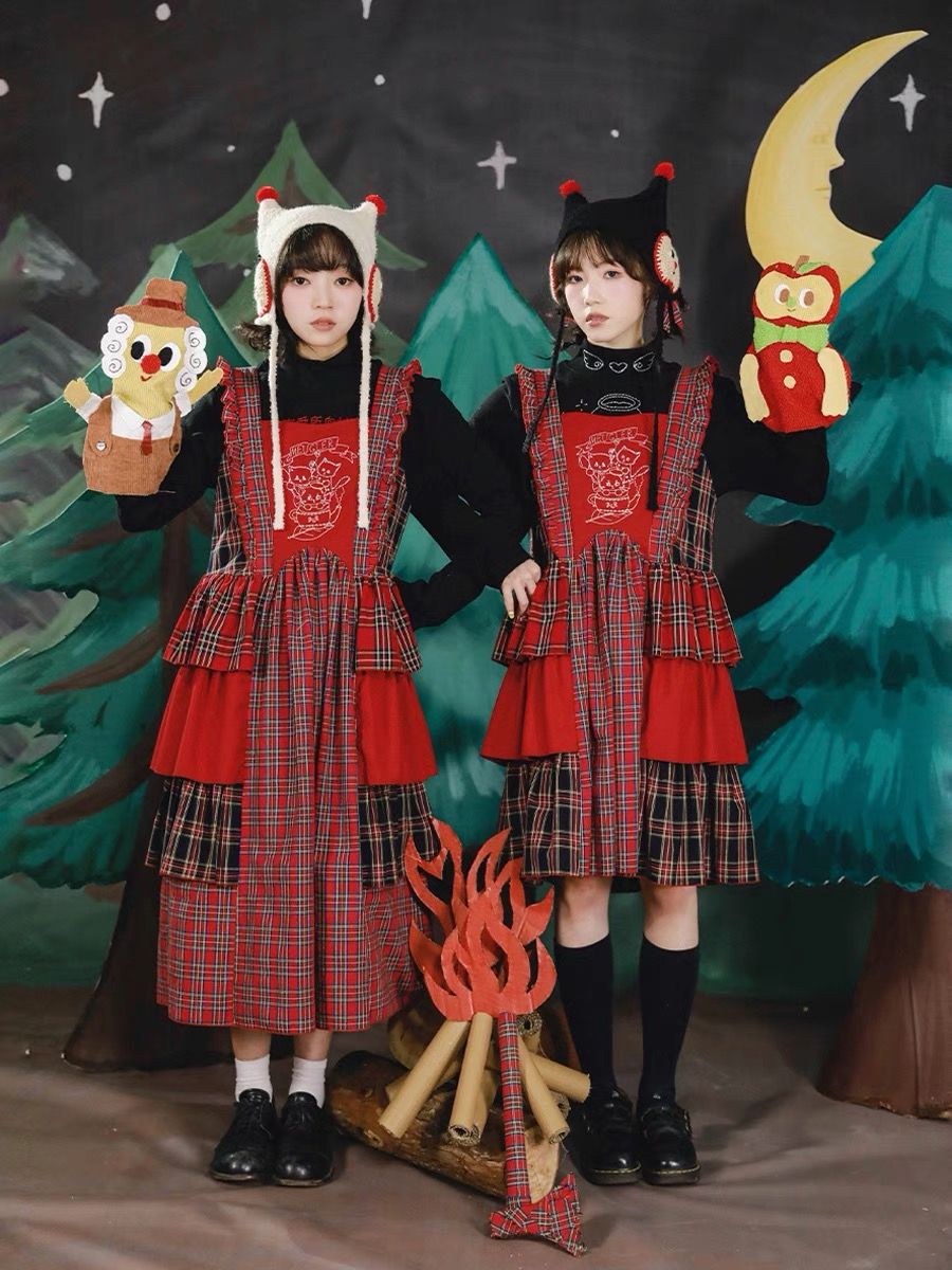 New🫧茶壺貓刺繡聖誕紅格拼接洛麗塔圍裙式背心裙