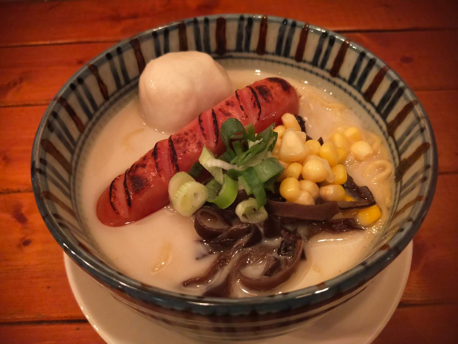 【期間限定】赤鳥拉麵X龍達香腸 聯名德腸拉麵  宵夜料理 懶人料理  CP值破表