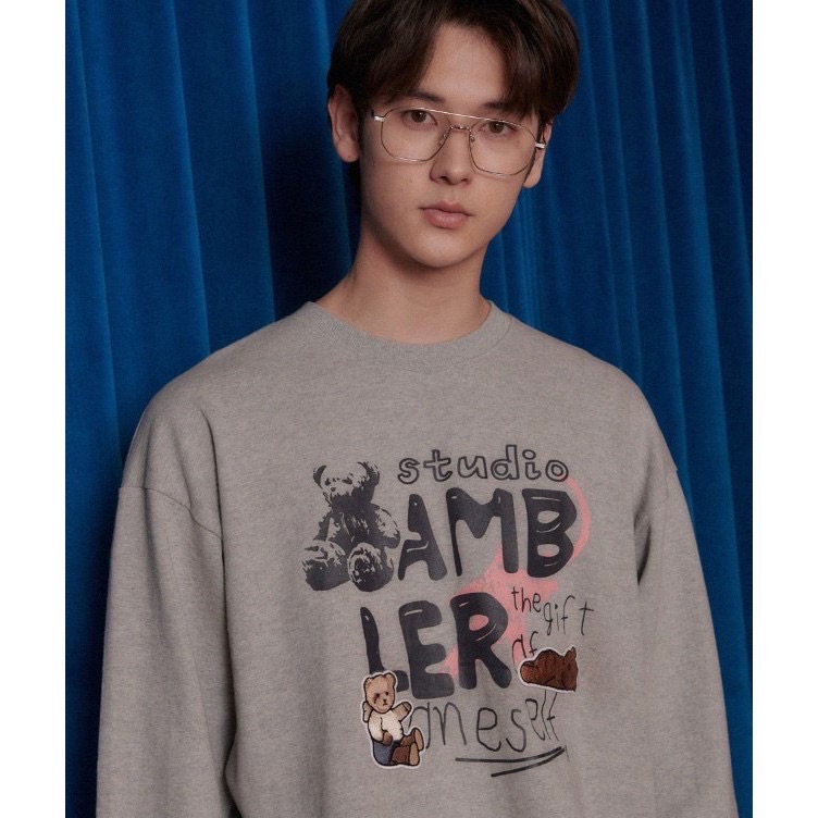 ￼Ambler 男女款 熊補丁長袖大學T 運動衫