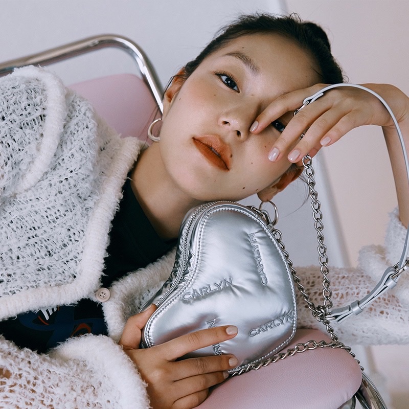 🇰🇷韓國小眾品牌🤍Carlyn 雲朵包 Heart Teeny 斜背包 心型包 水餃包 側背包 鏈帶包