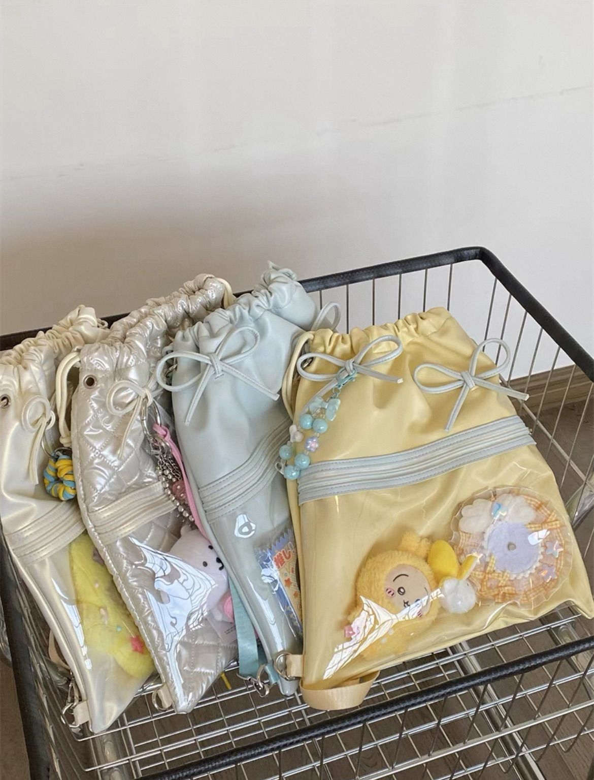 粉嫩抽繩痛包來啦✨【甜圈糖霜】蝴蝶結雙肩包後背包 手提單肩包（點擊下滑可看詳細資訊）