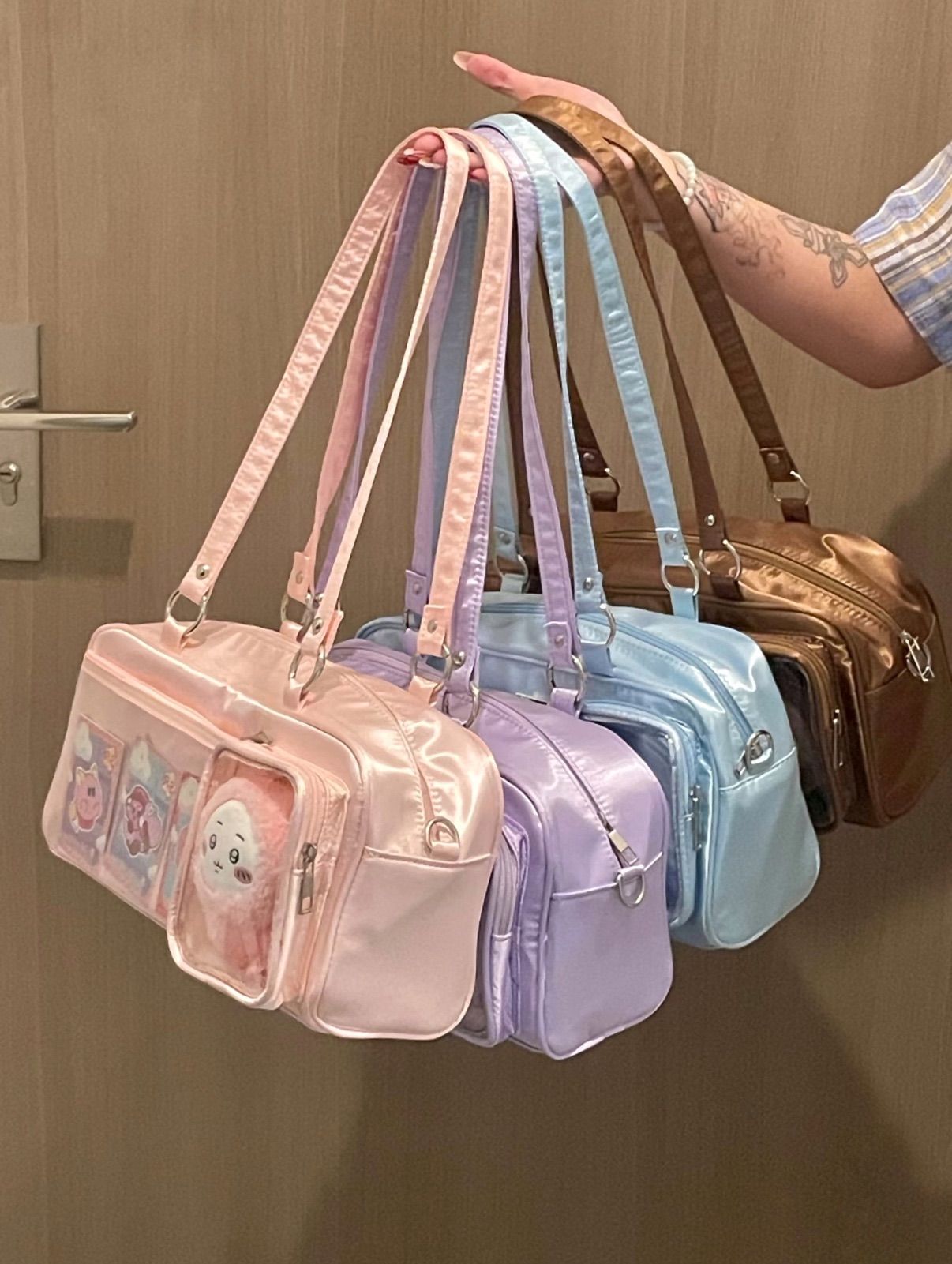 （緞面 4 colors）🎀【夢幻開局2】- 娃谷兩用痛包✨大容量斜背/肩背包包（點擊下滑看尺寸）