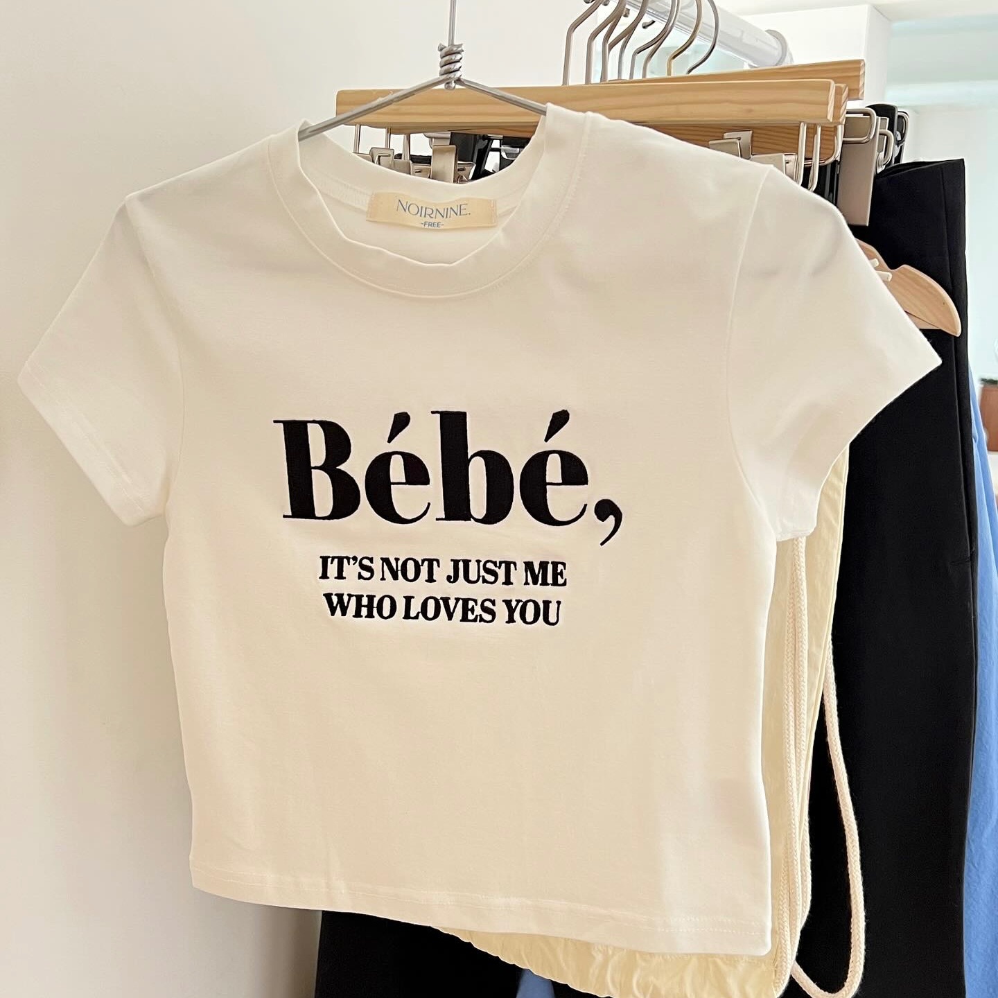 Noirnine Bébé Crop T-shirts