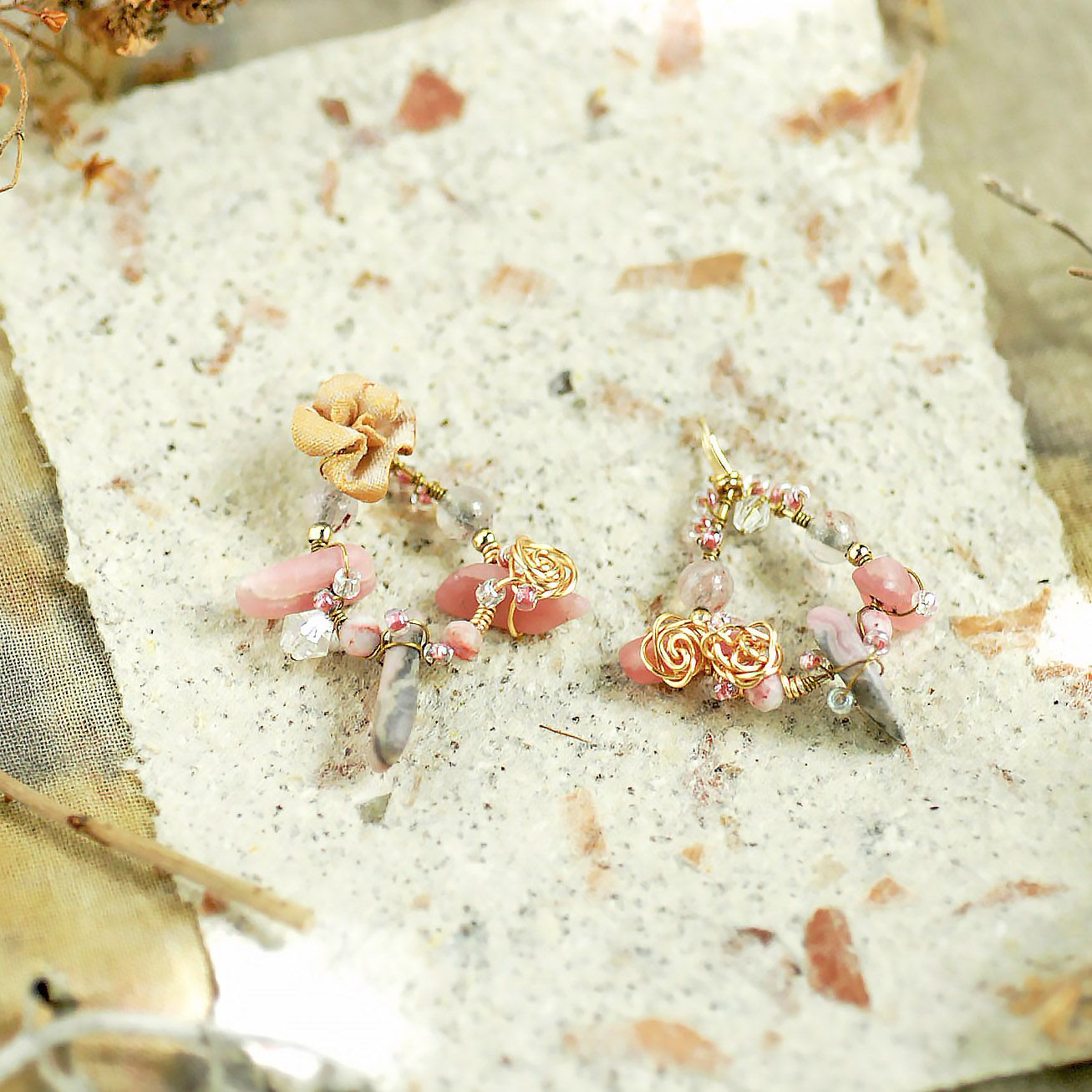 ✦⋮沙漠搖籃⋮✦ 玫瑰鹽湖的結晶 草莓晶耳環