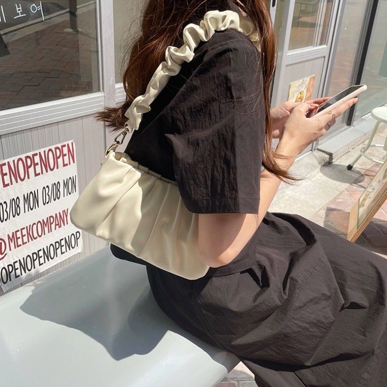 🌟現貨🌟雲朵樂園-皺褶雲朵腋下包 2color