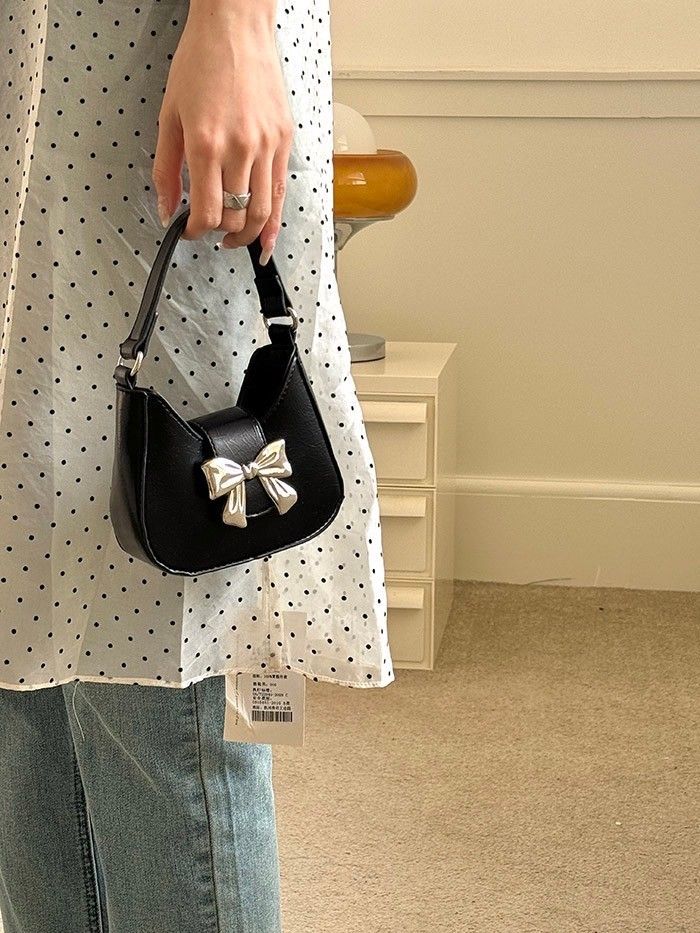 🌟現貨🌟倫敦之夢-銀色蝴蝶結鍊條小包 5color