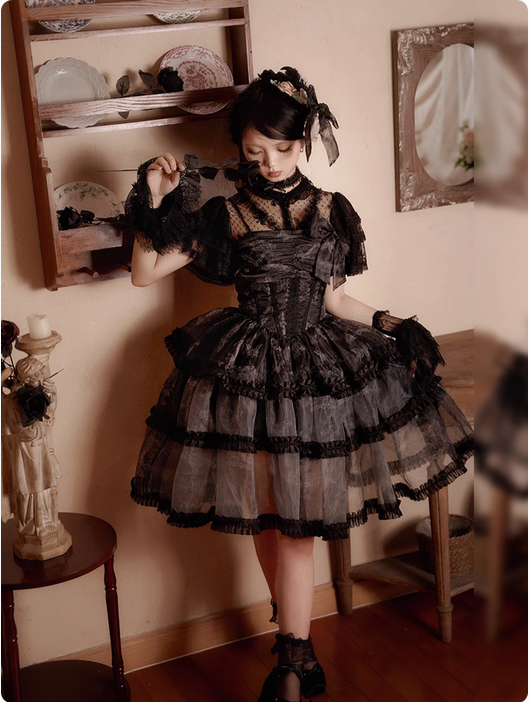 【預購】lolita黑夜蝶 蝴蝶漸變印花抽褶花邊可調節肩帶魚骨v字腰身洋裝/連身裙/連衣裙/澎澎裙＆頸環 古典蘿莉塔