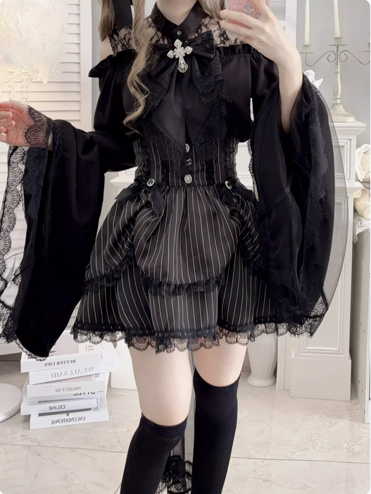{半裙}【代購預購】lolita莉莉絲 寶石蕾絲花邊蝴蝶結雙層拖尾半身裙/黑色條紋半裙/裙子/短裙 地雷系哥德蘿莉塔