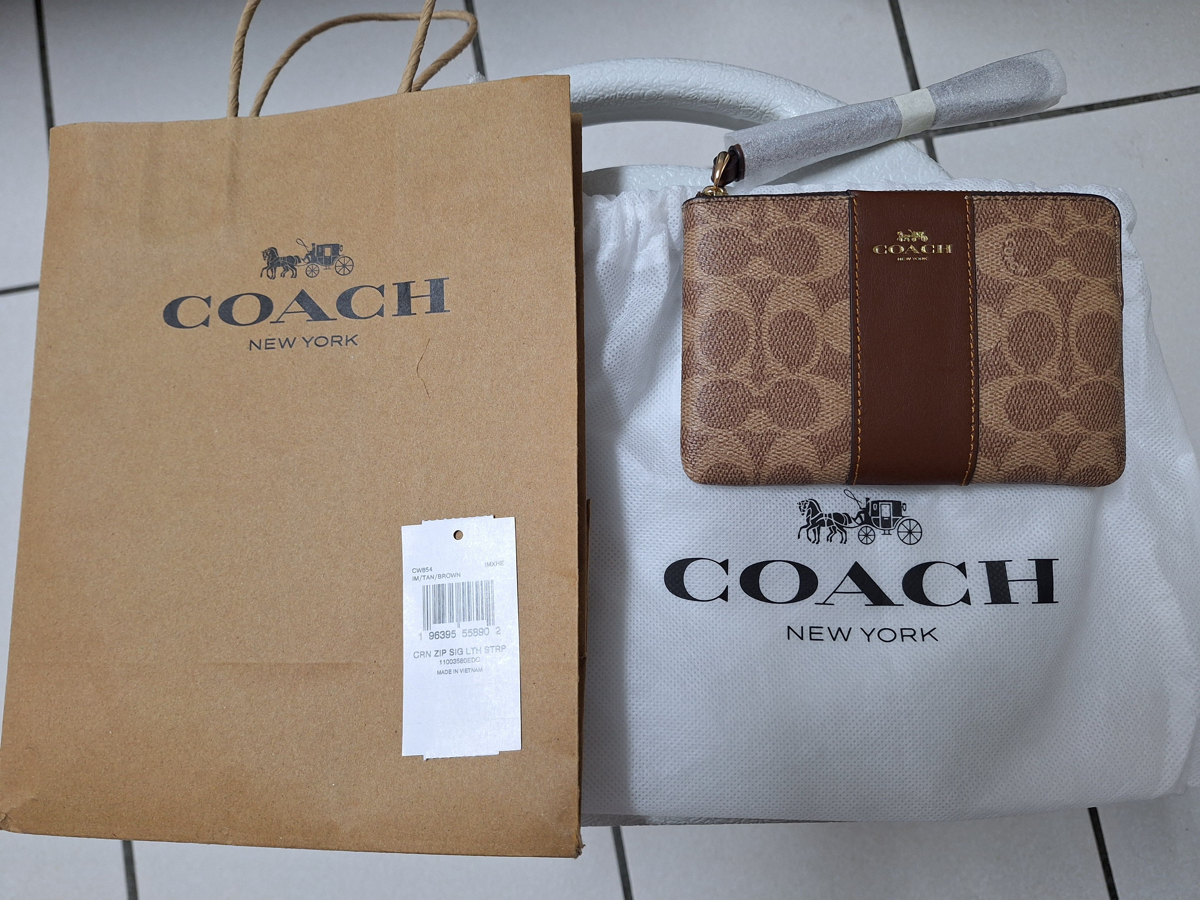 COACH 經典Logo拉鍊手拿包
