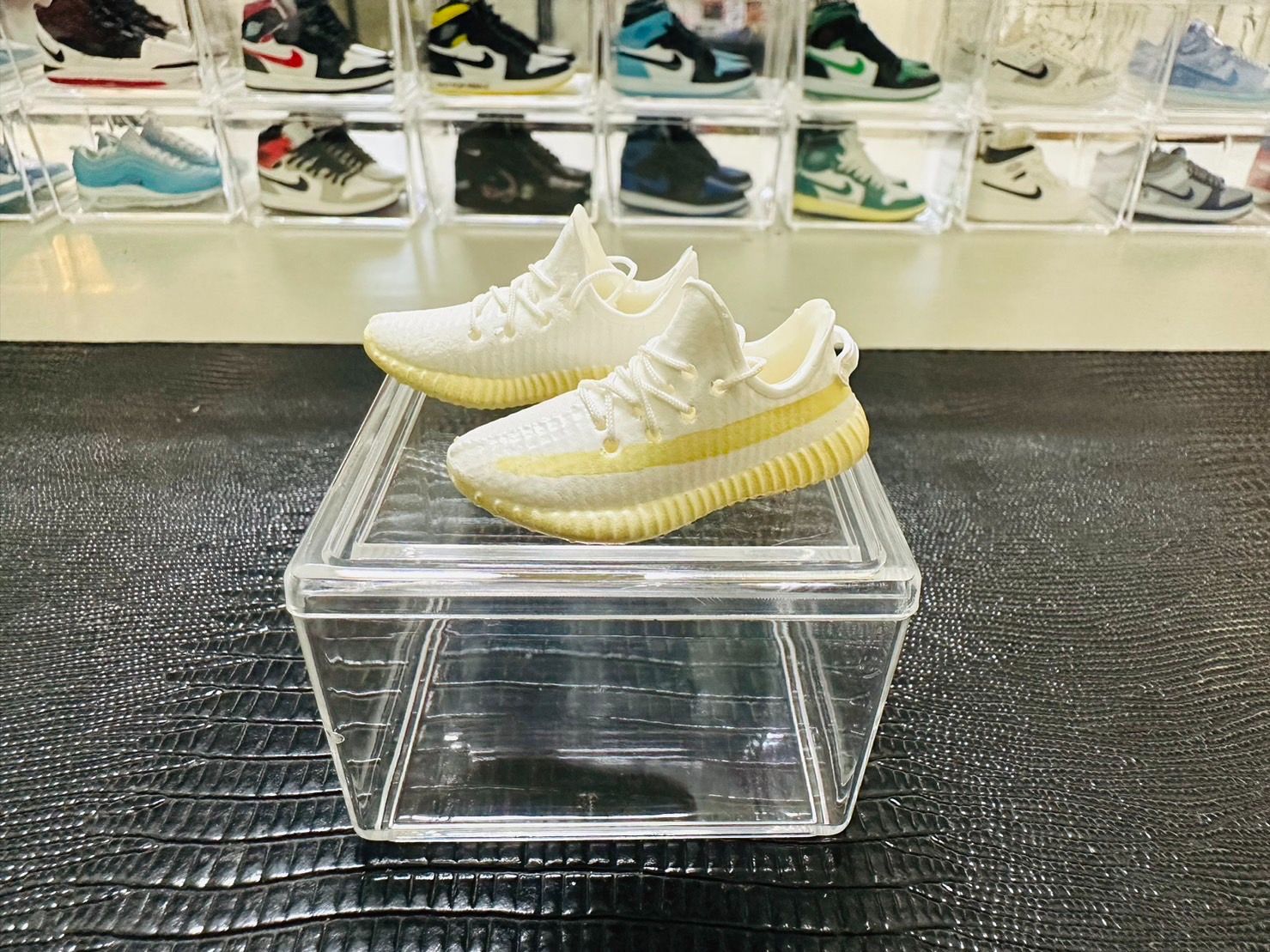 YEEZE 亞洲限定