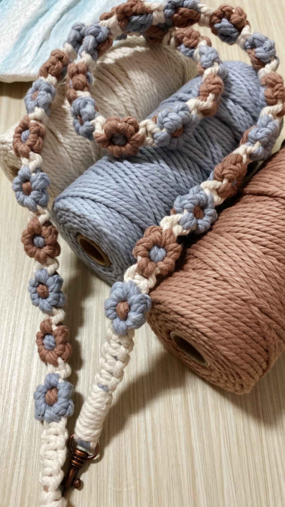 ｛ 客製化 ｝滿滿の小花·編織手機背帶