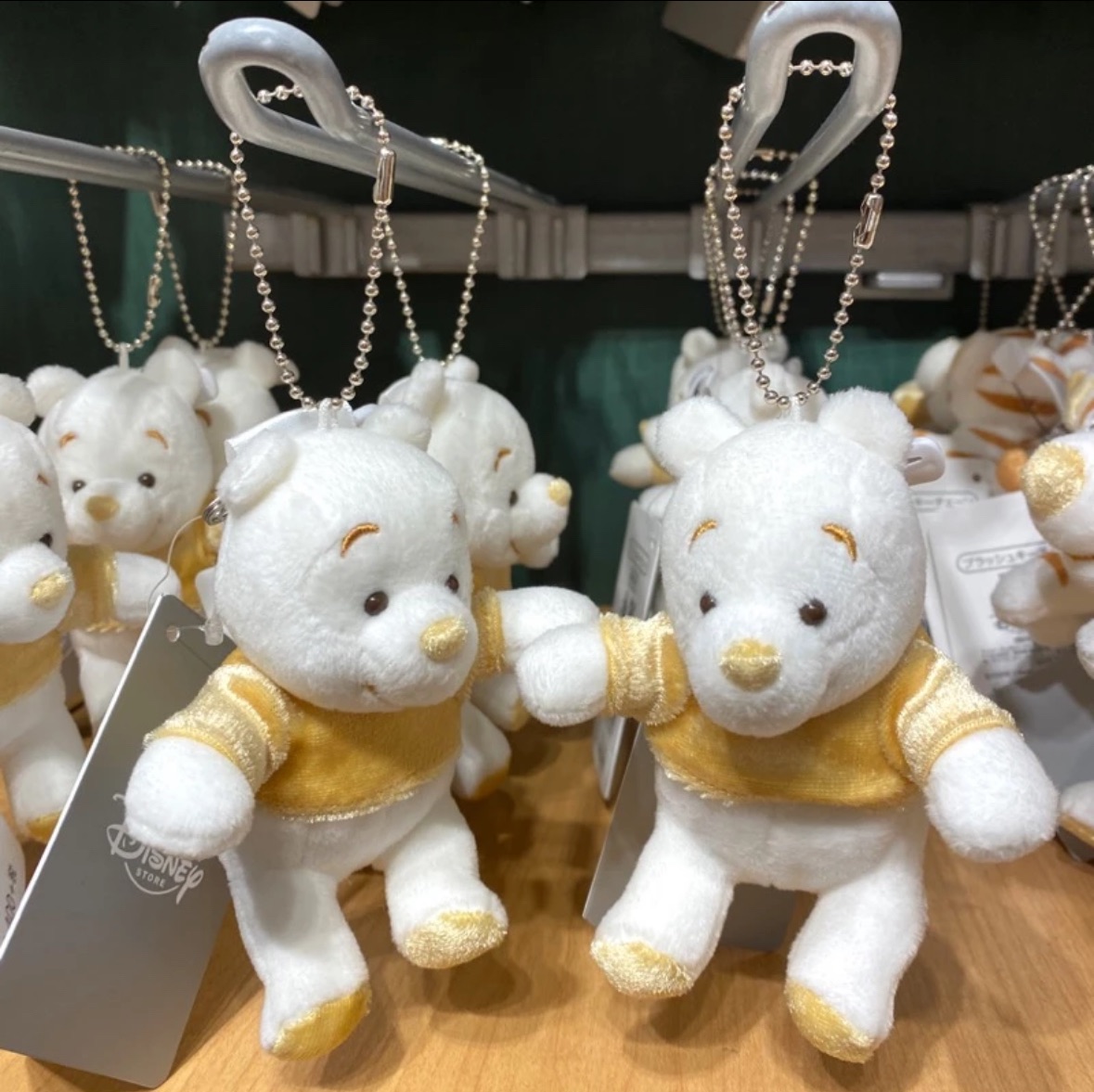 香檳金白色 小熊維尼娃娃吊飾 附別針