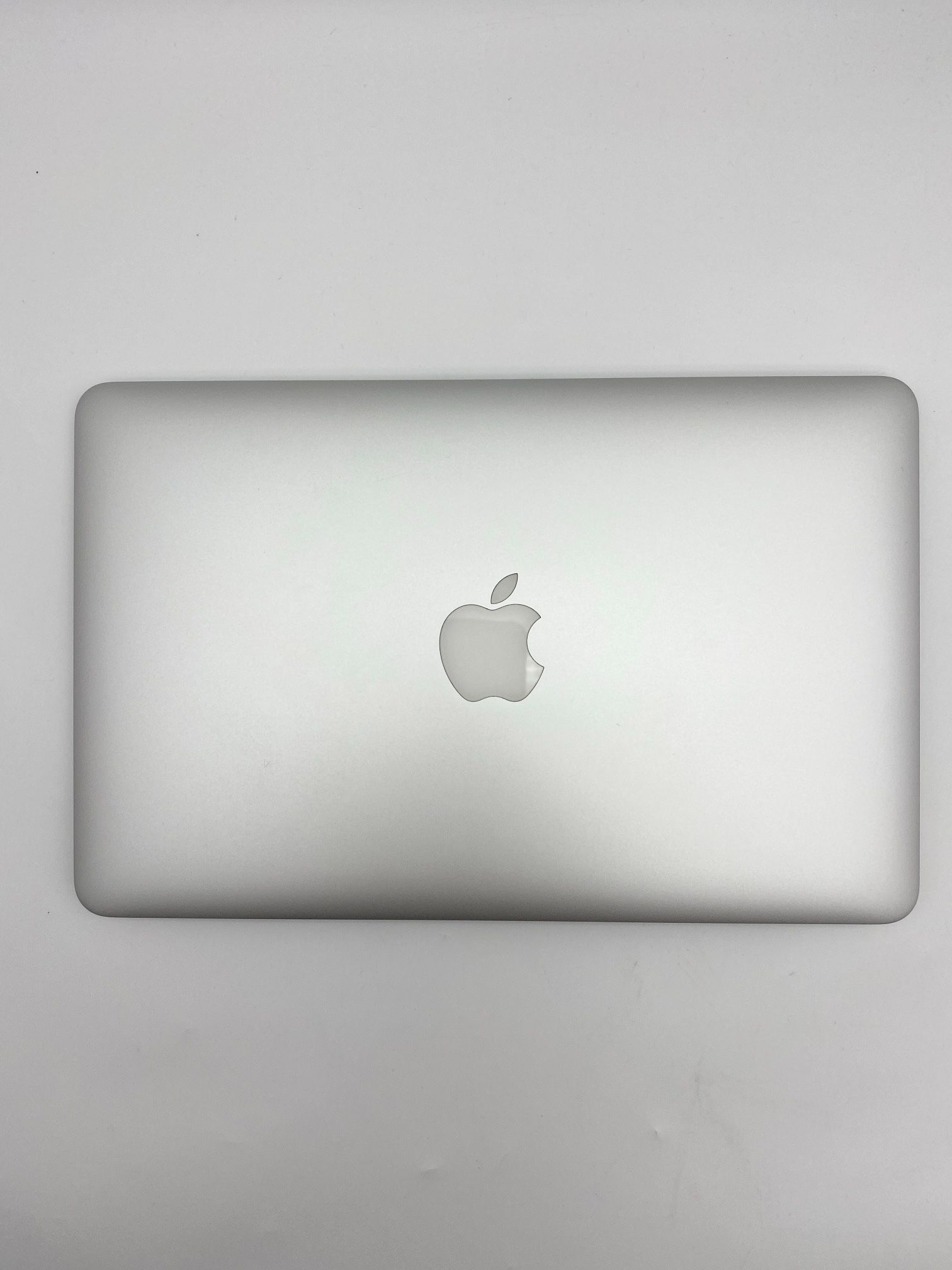 MacBook Air 11＂ Early 2015 [Core i5-1.6 GHz]