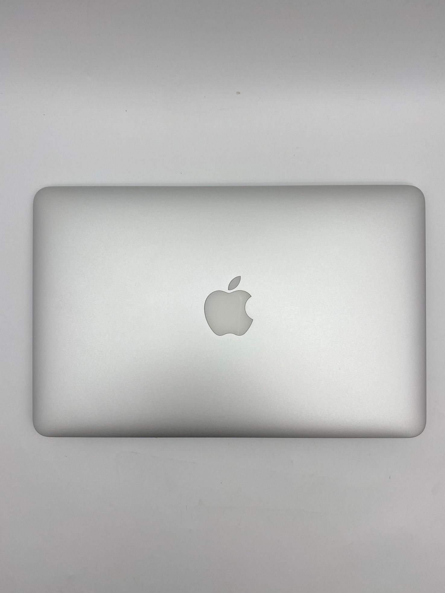 MacBook Air 11＂ Early 2015 [Core i5-1.6 GHz]