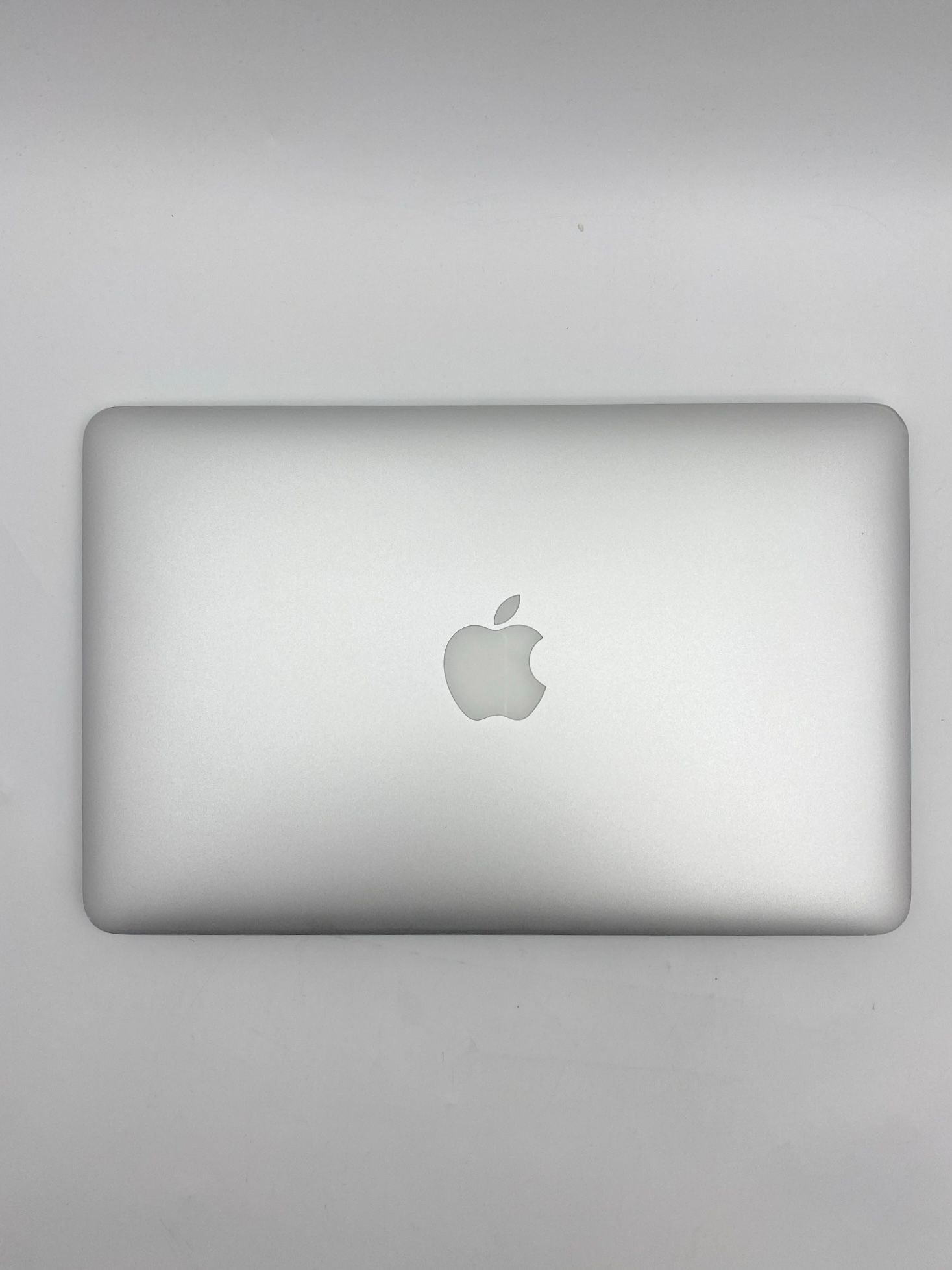 MacBook Air 11＂ Early 2014 [Core i5-1.4 GHz]
