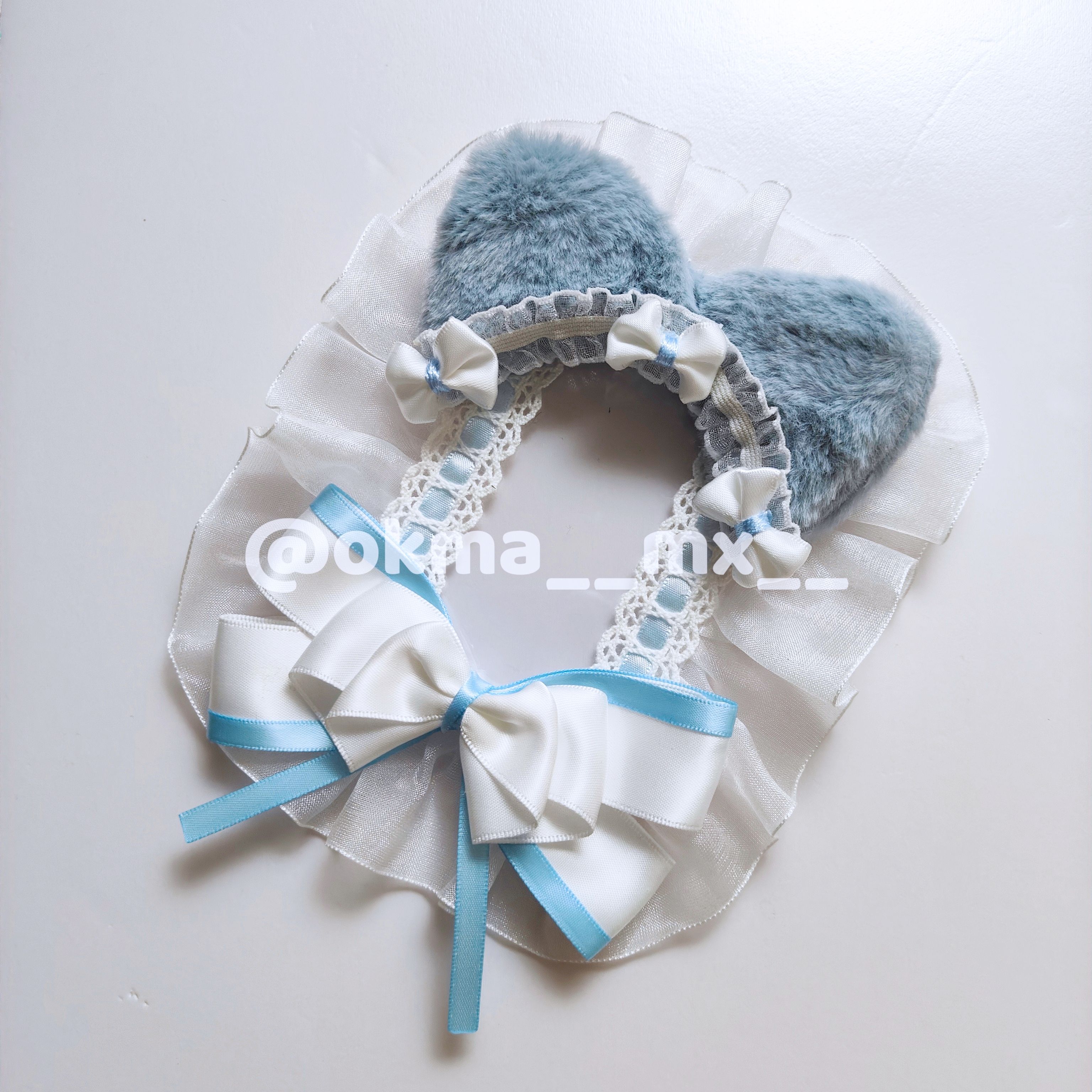 藍色貓貓與蝴蝶結