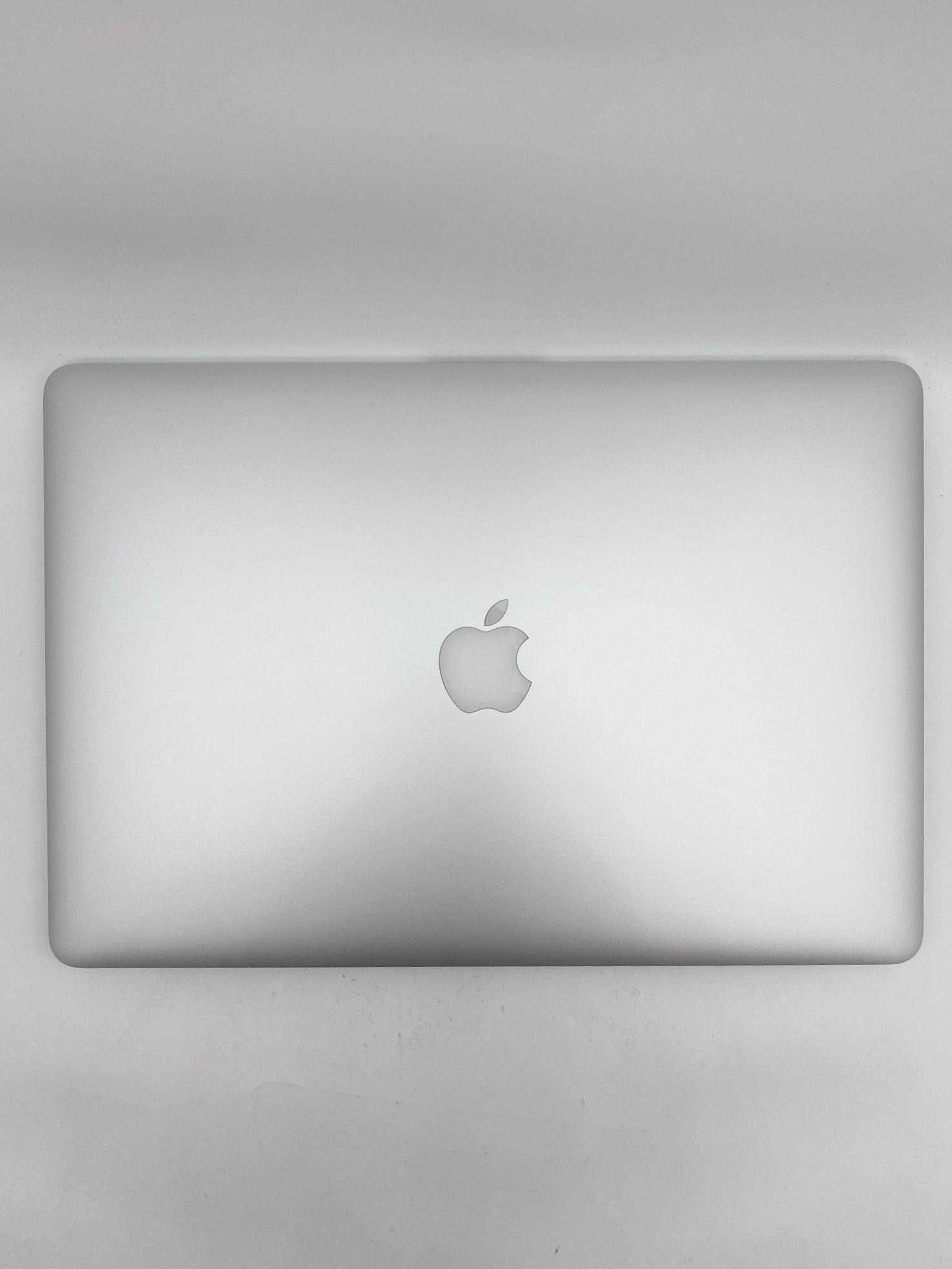 MacBook Pro Retina 15＂ Mid 2015 {IG}[Core i7-2.2 GHz]