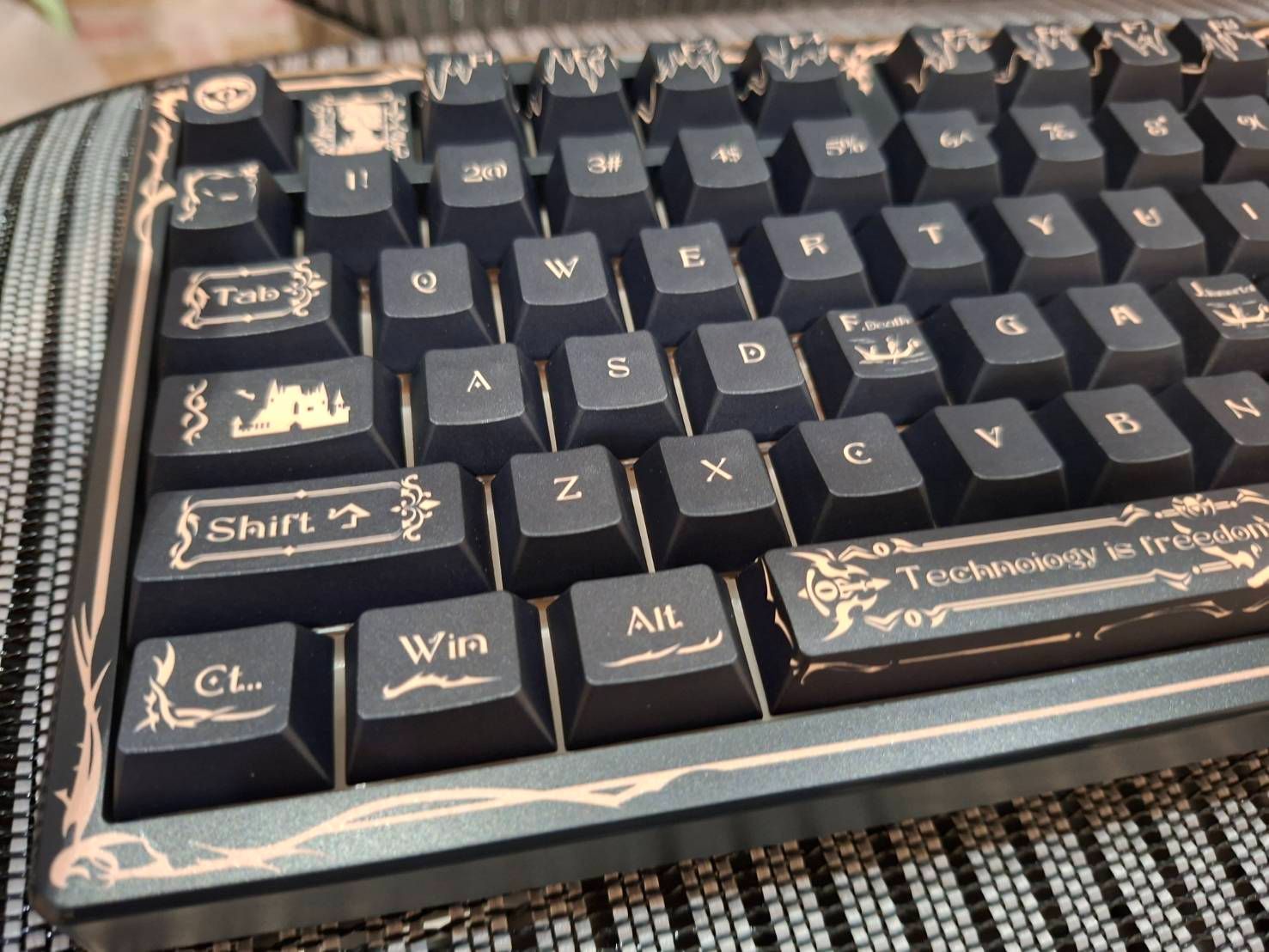 瓦爾基里vk99pro 鍵影斑斕 千繪軸 【三模】