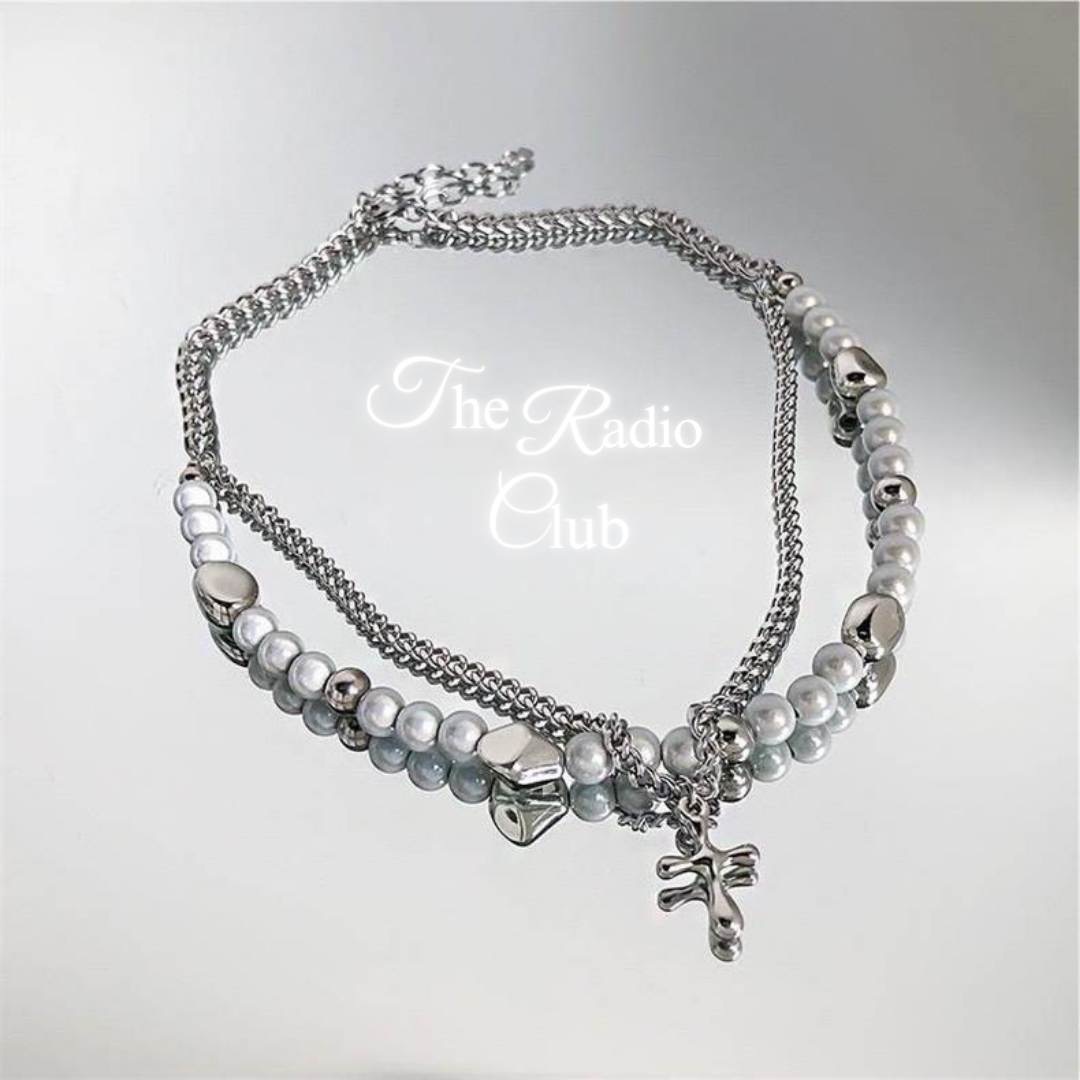 𝑻𝒉𝒆 𝑹𝒂𝒅𝒊𝒐 𝑪𝒍𝒖𝒃 Poetry of Light 🌌 銀河系雙層珠珠十字項鍊🕯️