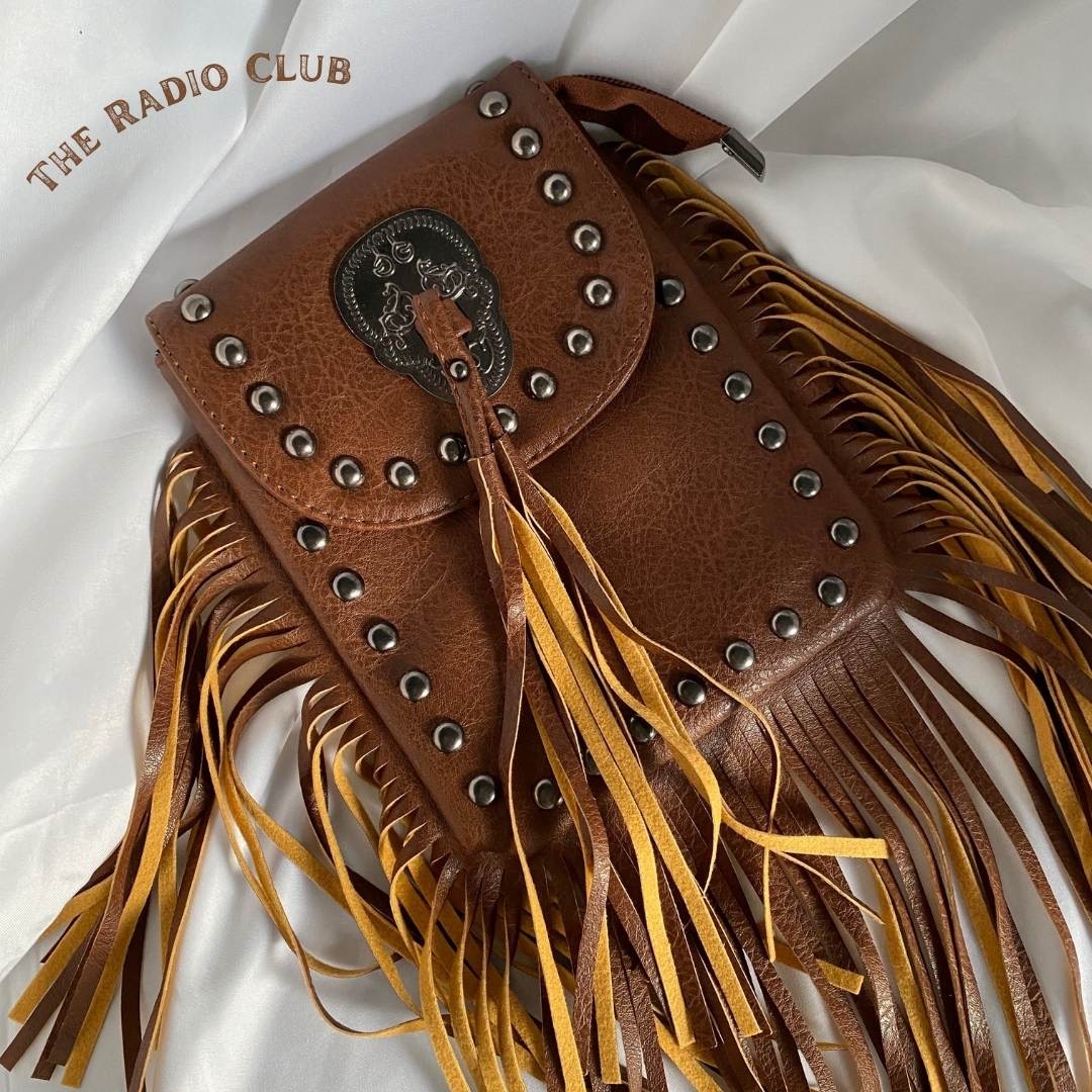 𝑻𝒉𝒆 𝑹𝒂𝒅𝒊𝒐 𝑪𝒍𝒖𝒃 美式個性軟皮革卯釘骷髏流蘇包 💀🤎 🖤 鏈條包 騎士風 美式