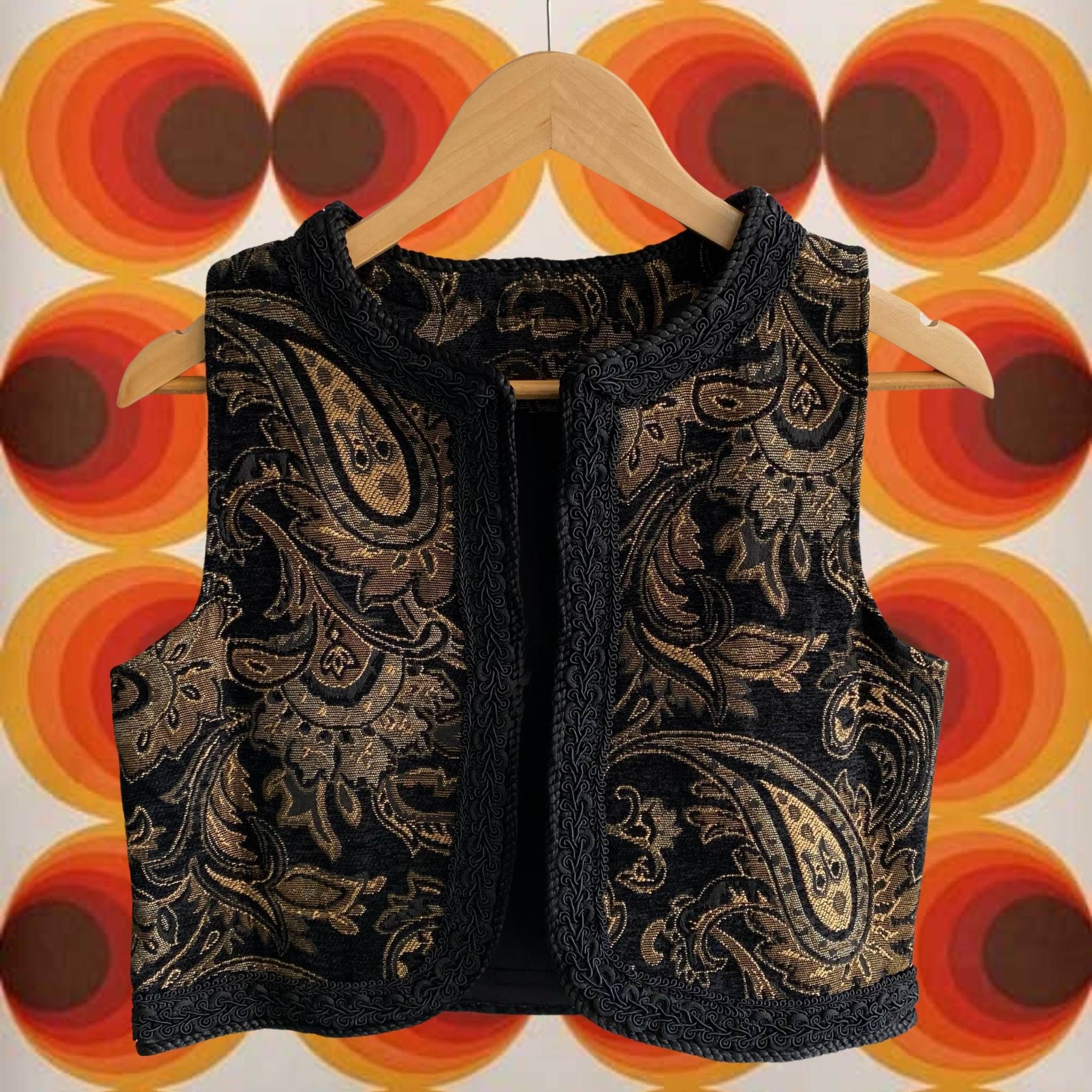 𝑻𝒉𝒆 𝑹𝒂𝒅𝒊𝒐 𝑪𝒍𝒖𝒃 Ramble On 🪩 70s 嬉皮復古刺繡背心