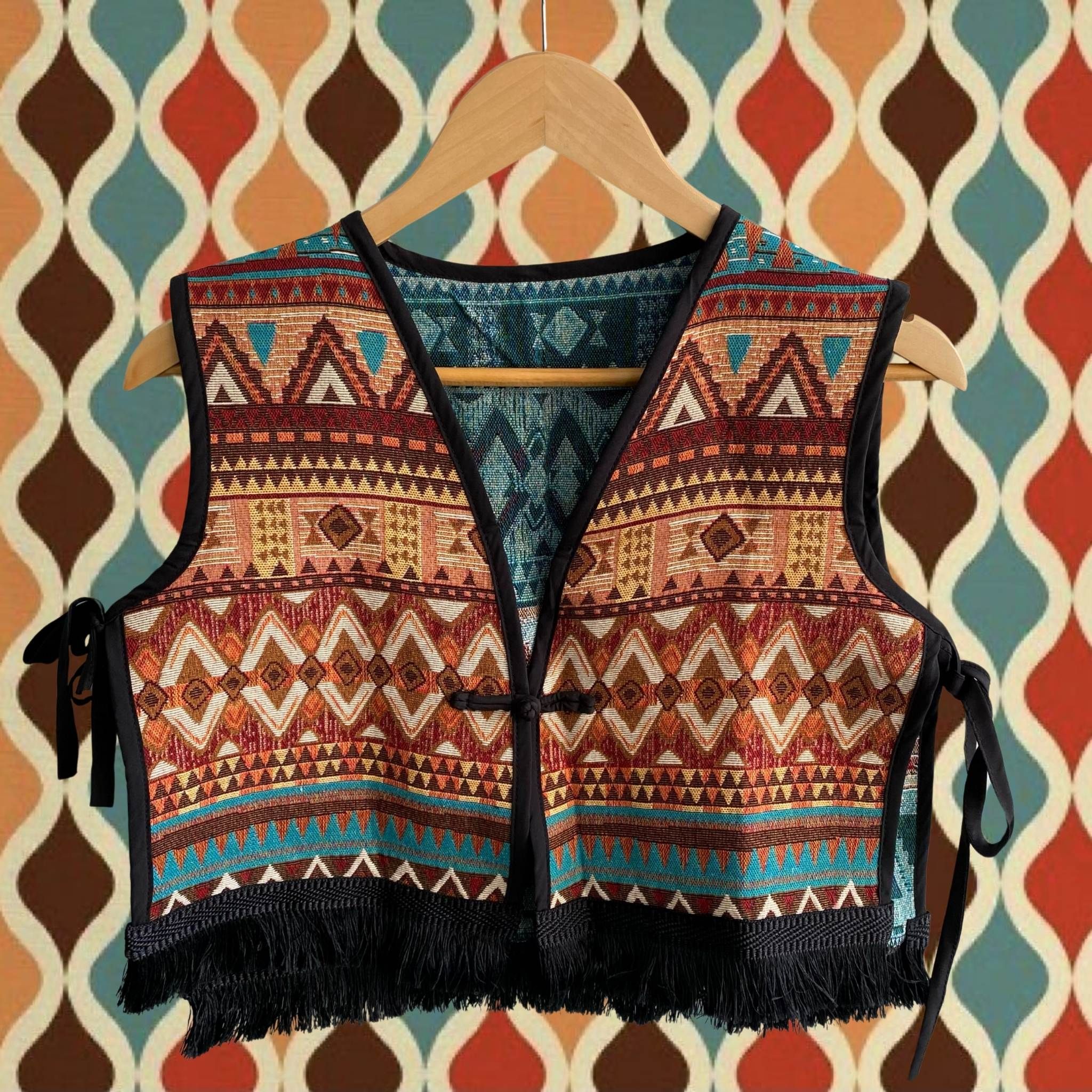 𝑻𝒉𝒆 𝑹𝒂𝒅𝒊𝒐 𝑪𝒍𝒖𝒃 Lucy In The Sky 🪩 70s 嬉皮復古刺繡背心