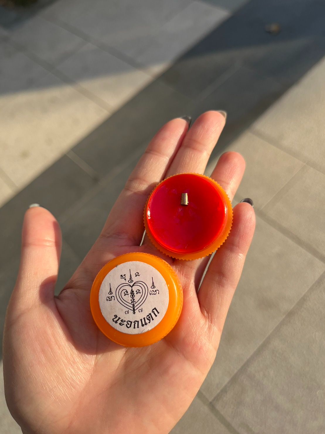 （預購8月親帶回台）蜂蜜甜蜜唇膏 甜甜的香氣 氣場誰不愛（會有不平整的機率 可以接受再下單）