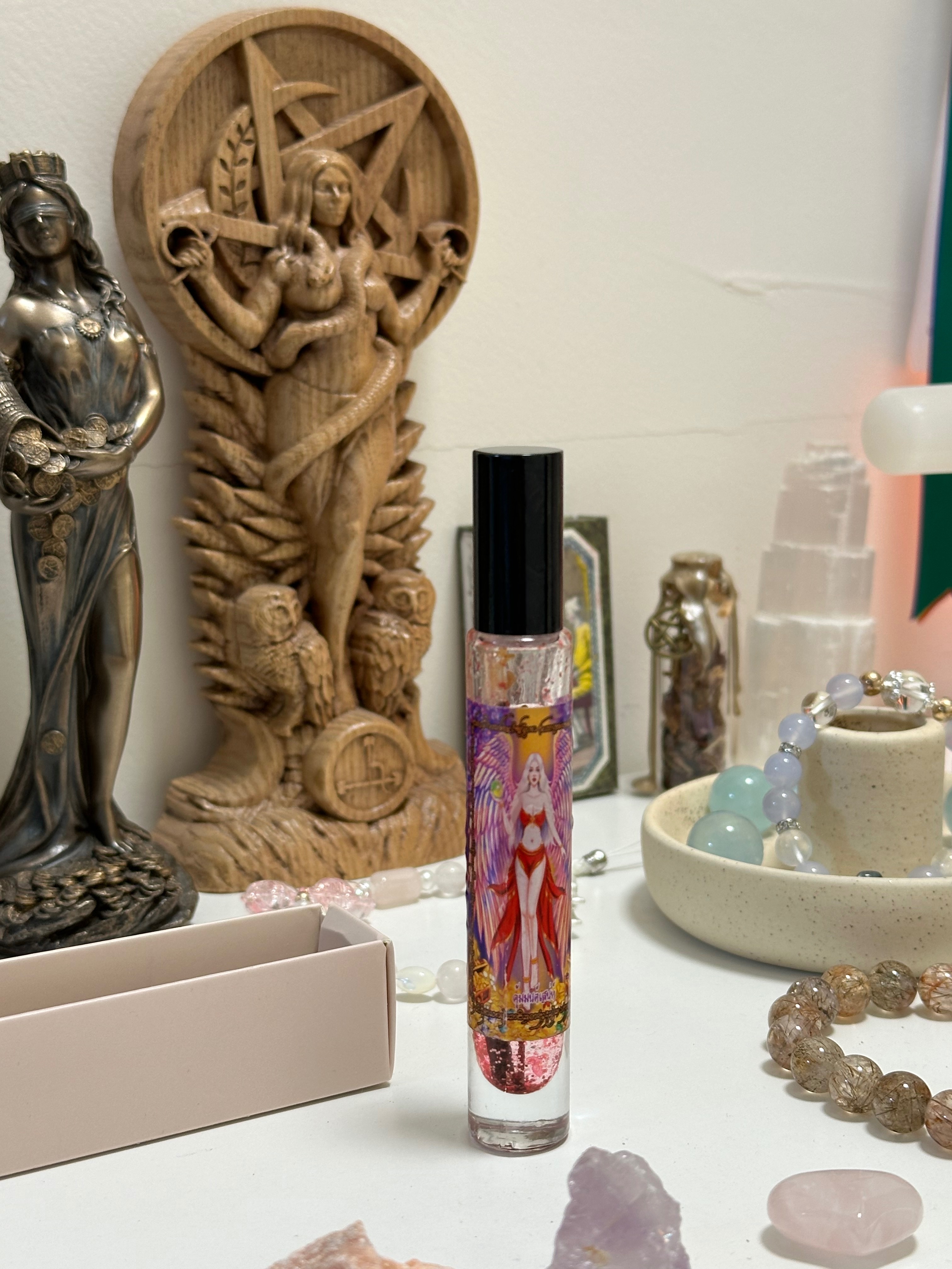 เสน่ห์แห่งรัก  意為「愛的魅力」油 預購