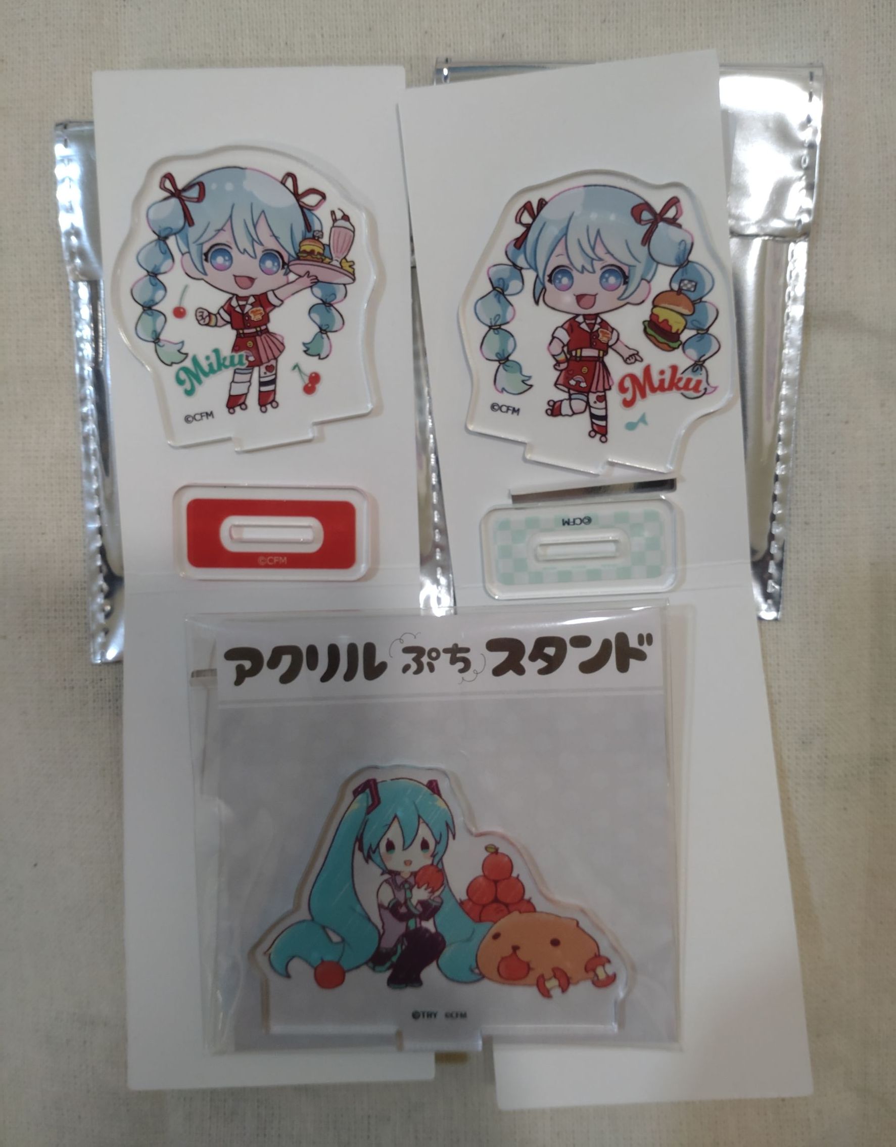 初音立牌