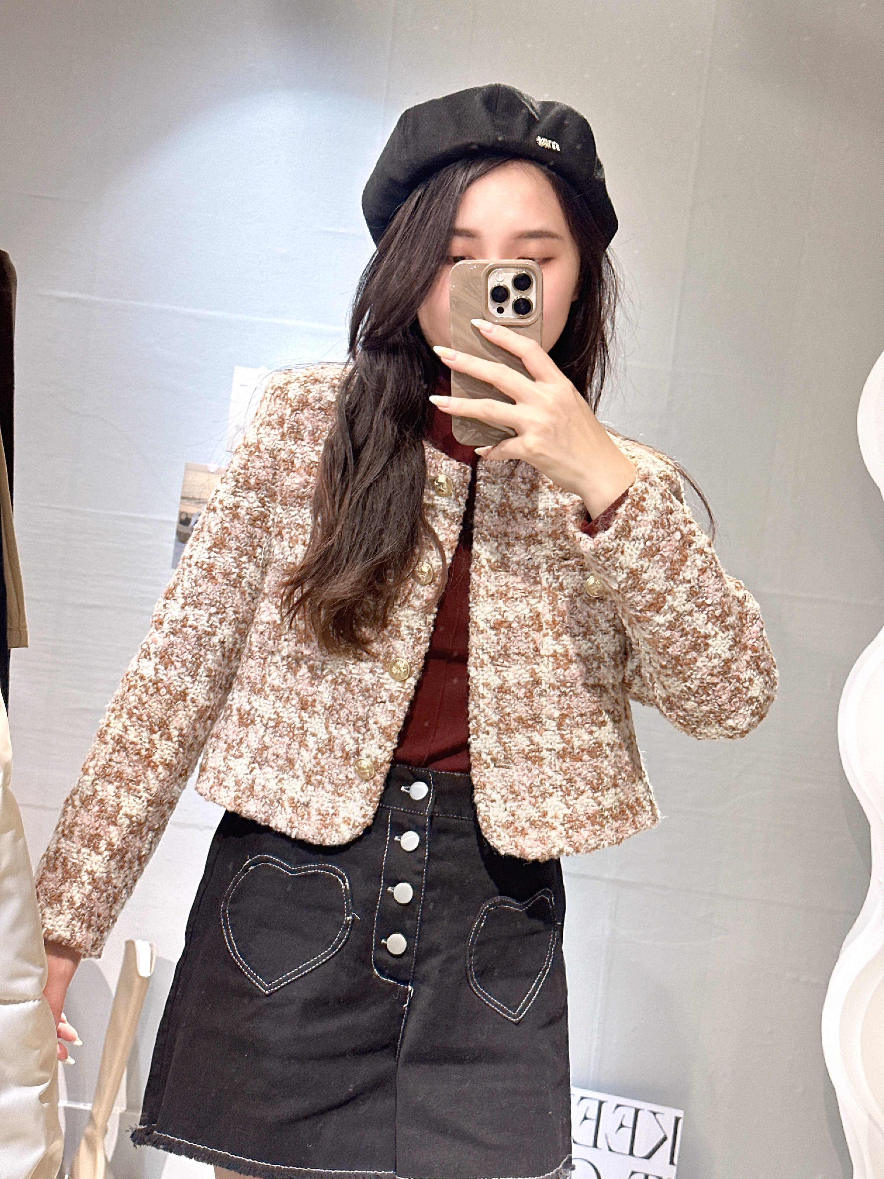 15 高質感香香格紋外套 （Y23677）